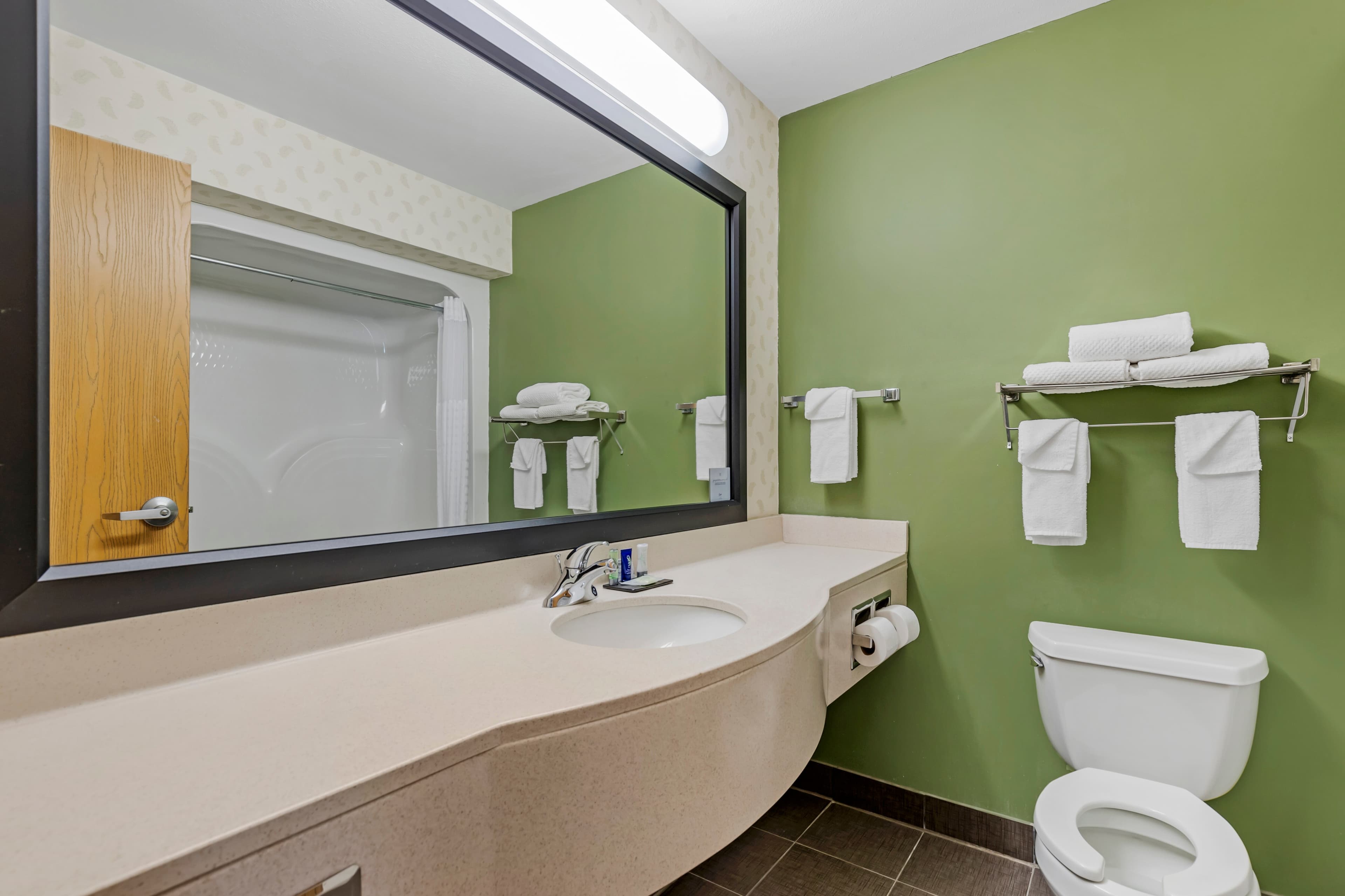 Sleep Inn & Suites Charles City — 21