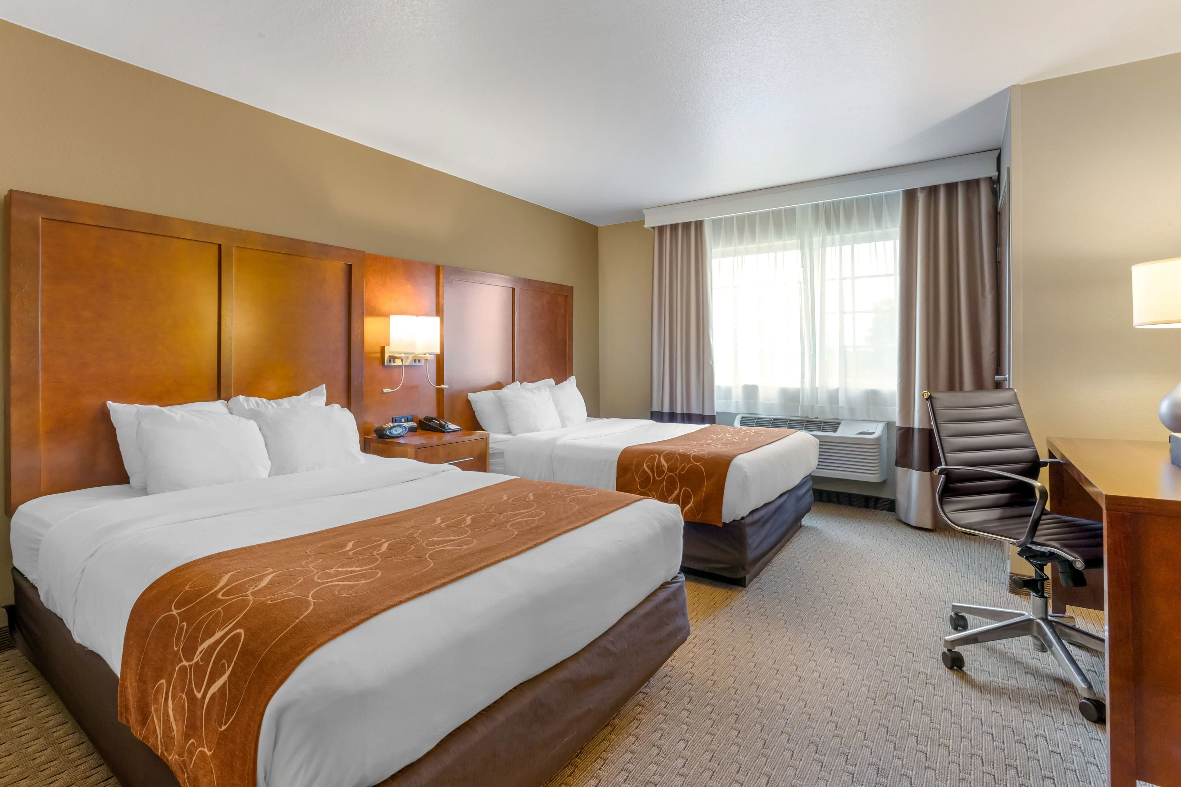 Comfort Suites Burlington - Image 2