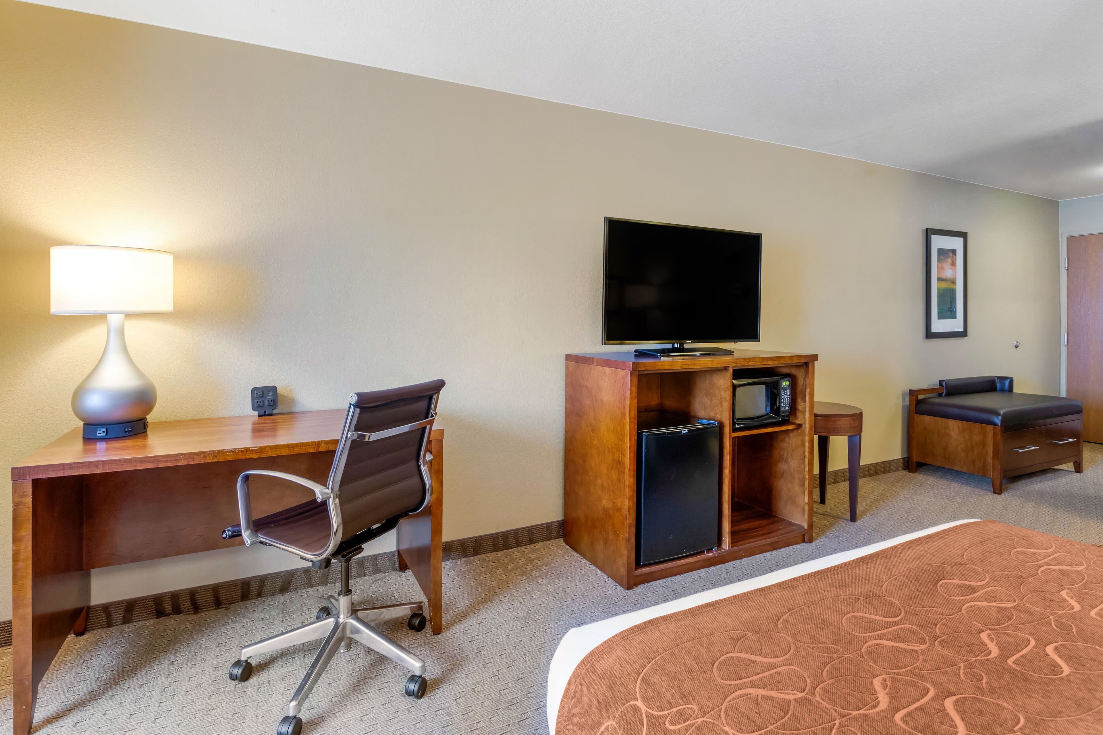 Comfort Suites Burlington — 6