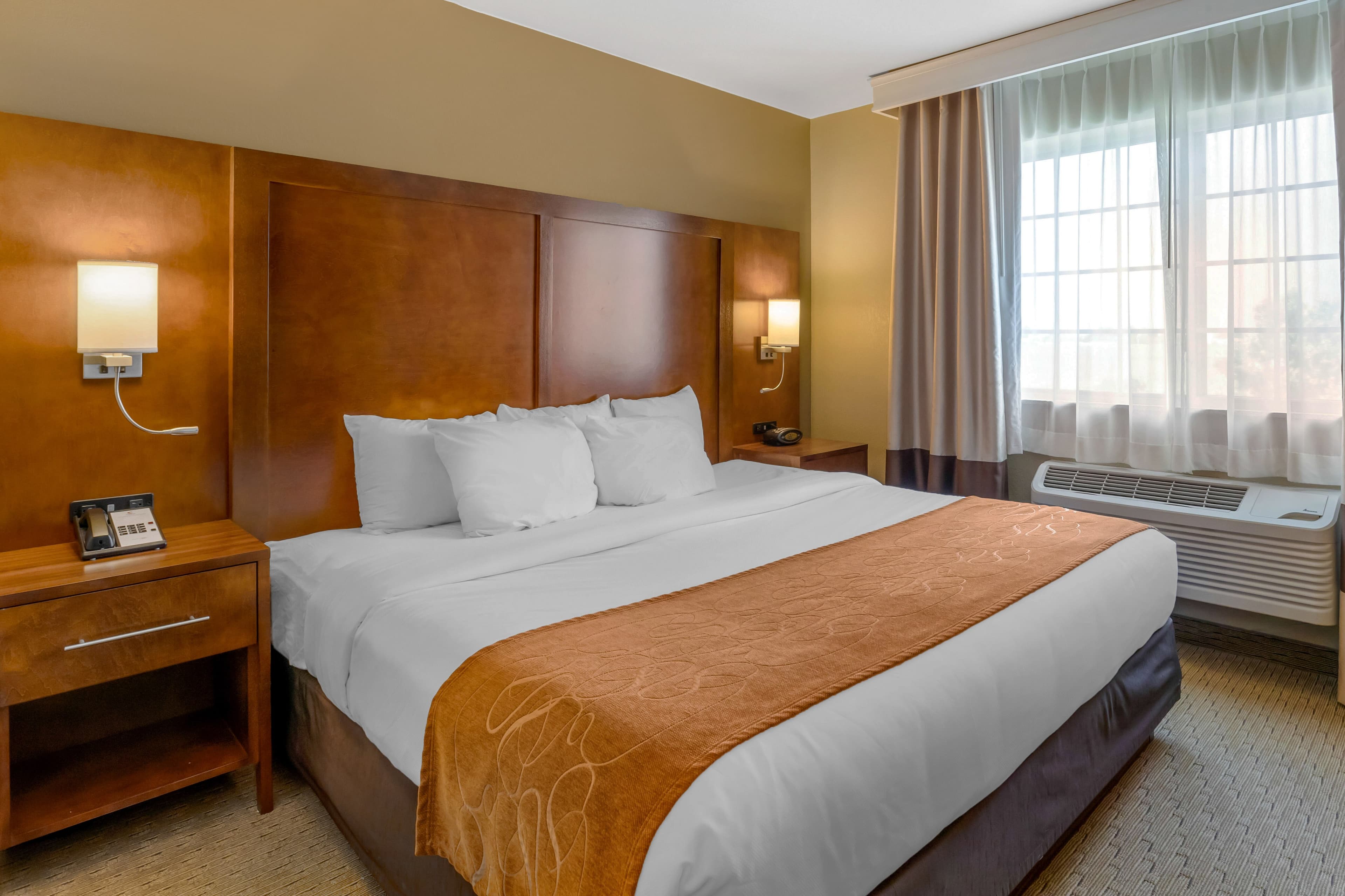 Comfort Suites Burlington — 14