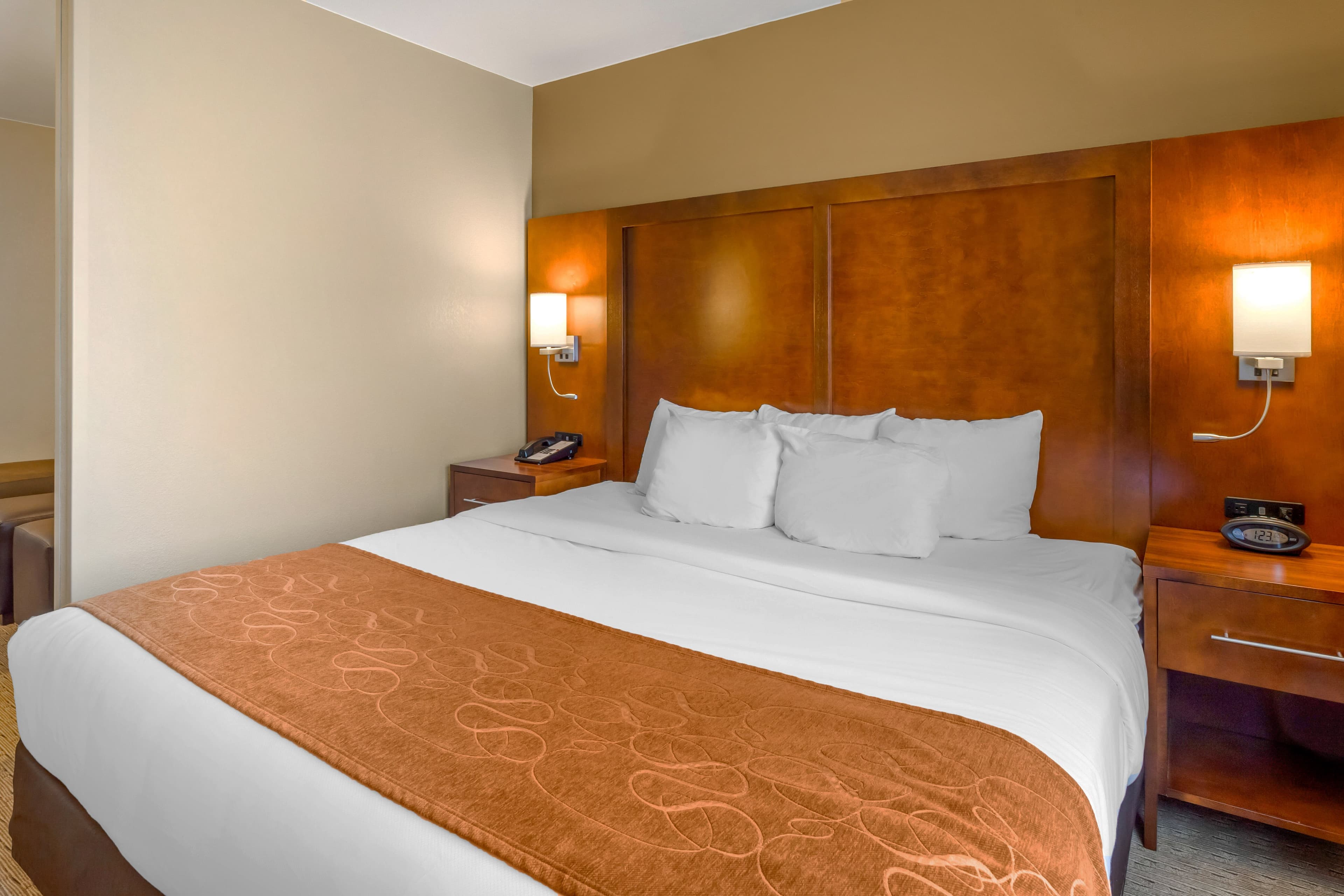 Comfort Suites Burlington — 17