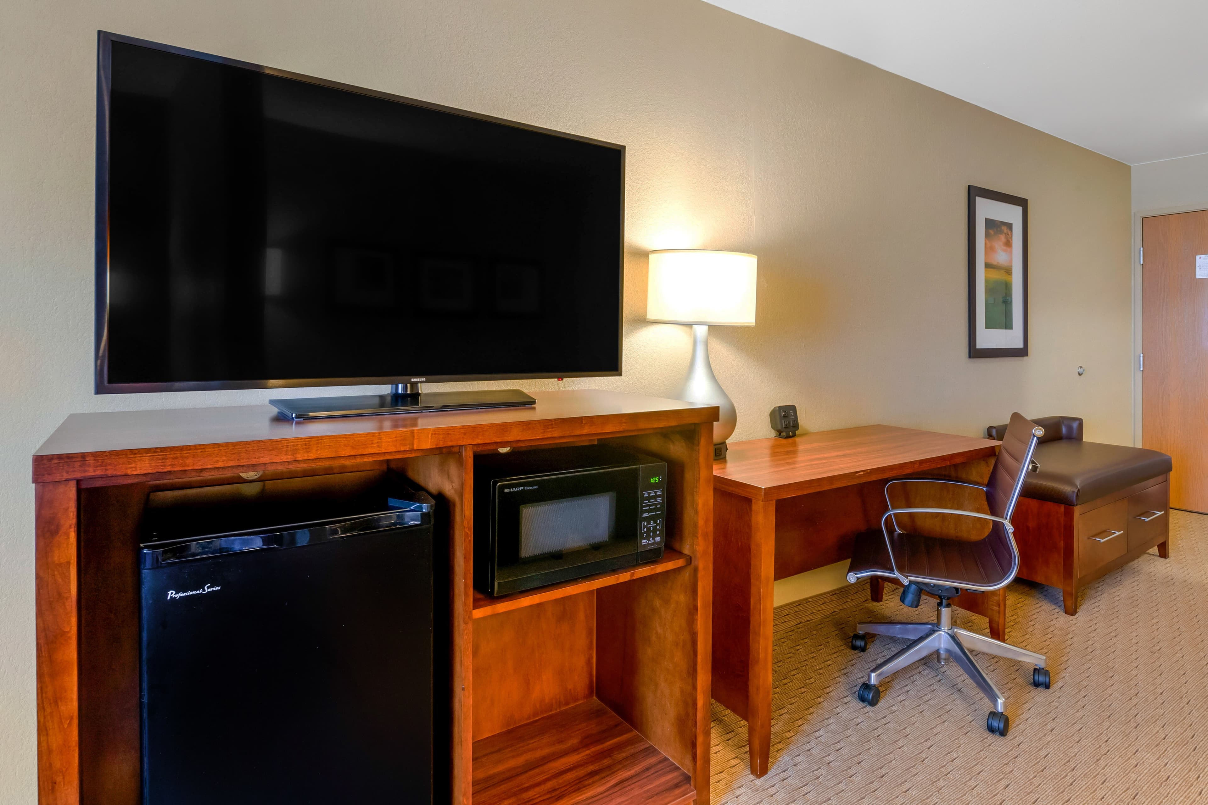 Comfort Suites Burlington — 18