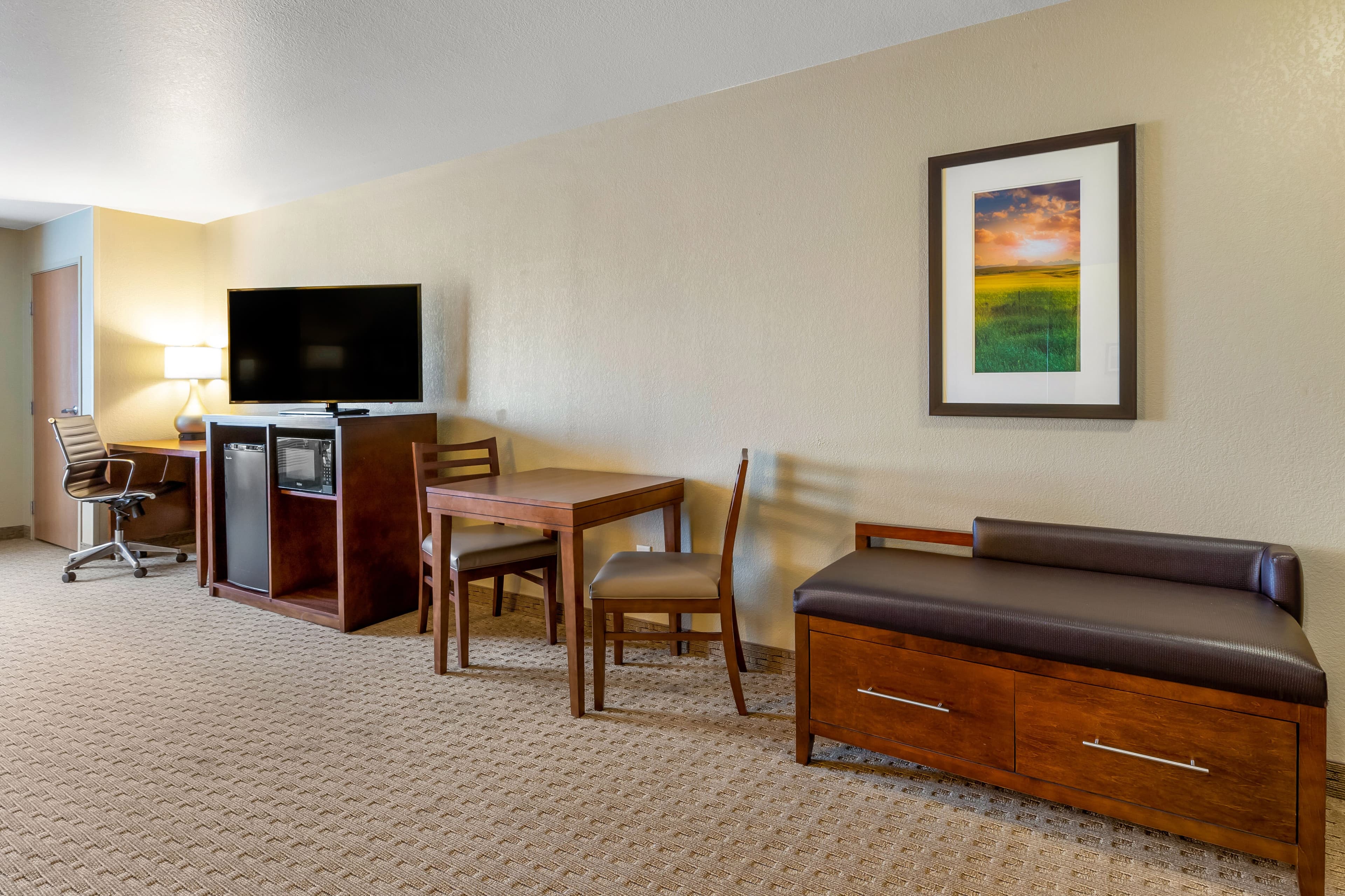 Comfort Suites Burlington — 22