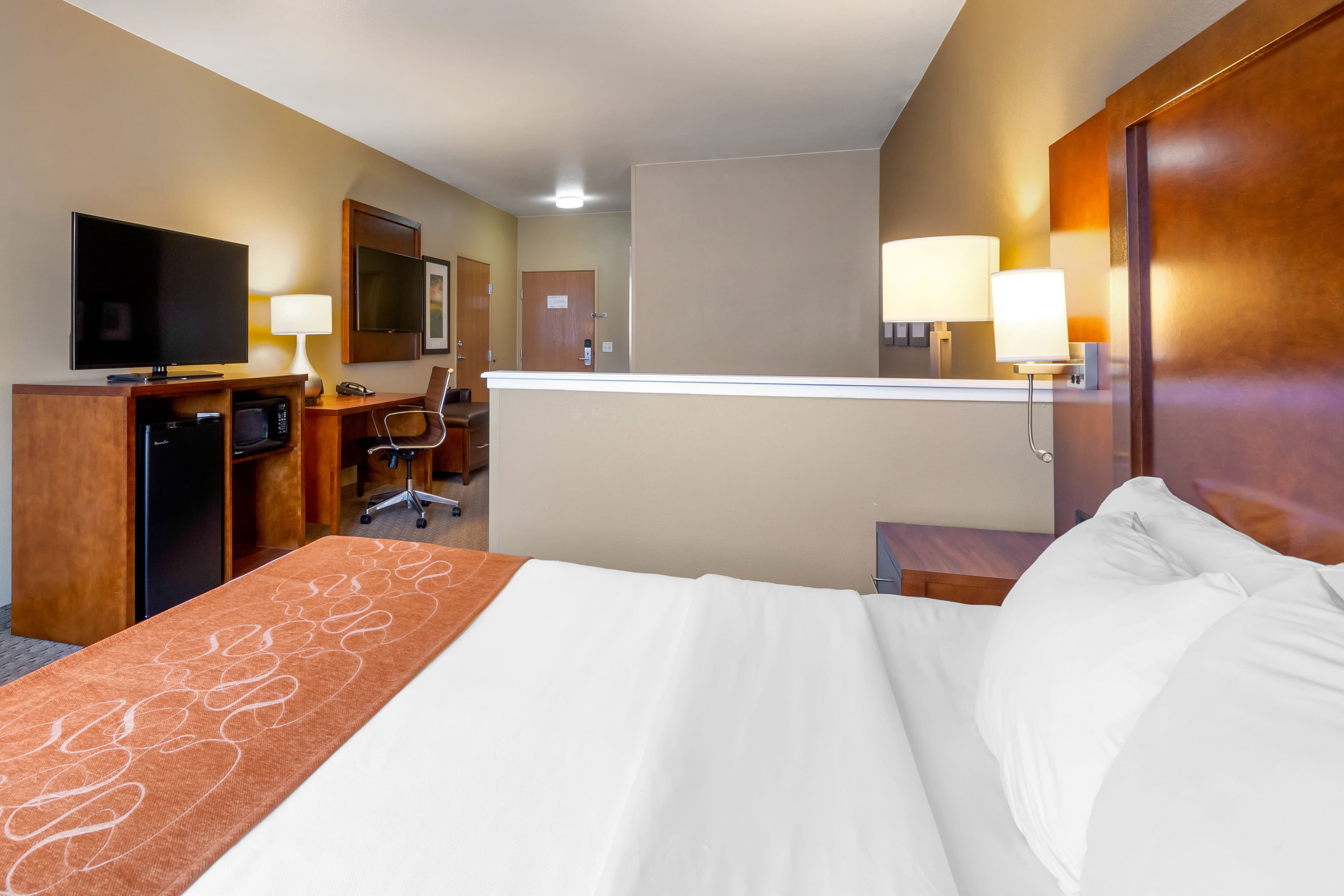 Comfort Suites Burlington — 11
