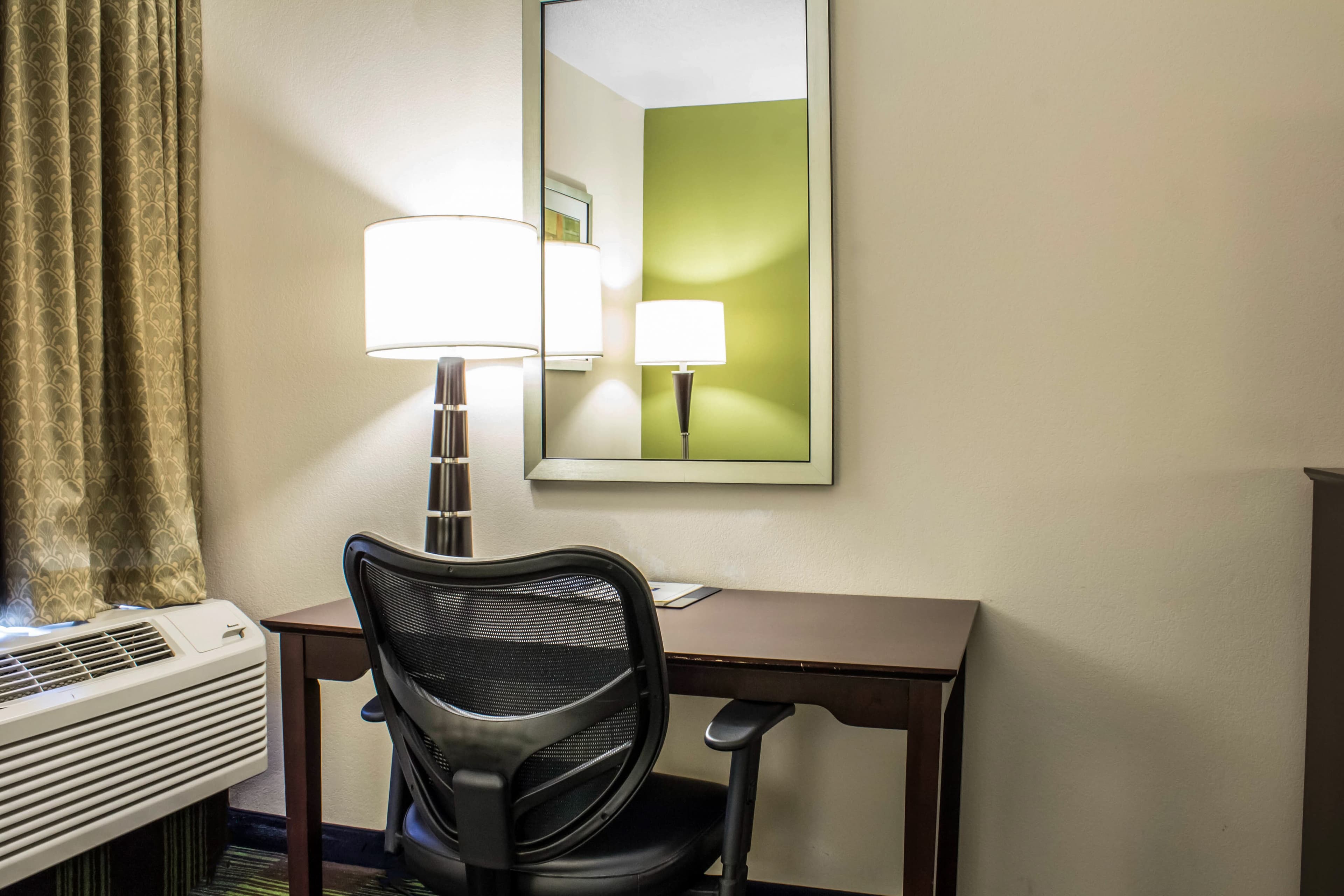 Econo Lodge Ankeny - Des Moines - Image 5