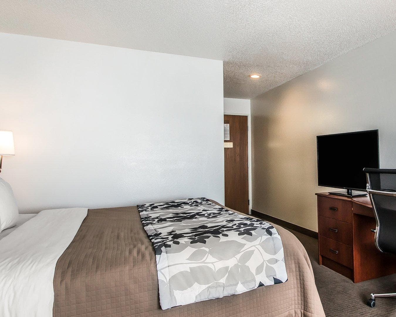 Sleep Inn & Suites Mount Vernon - Image 5