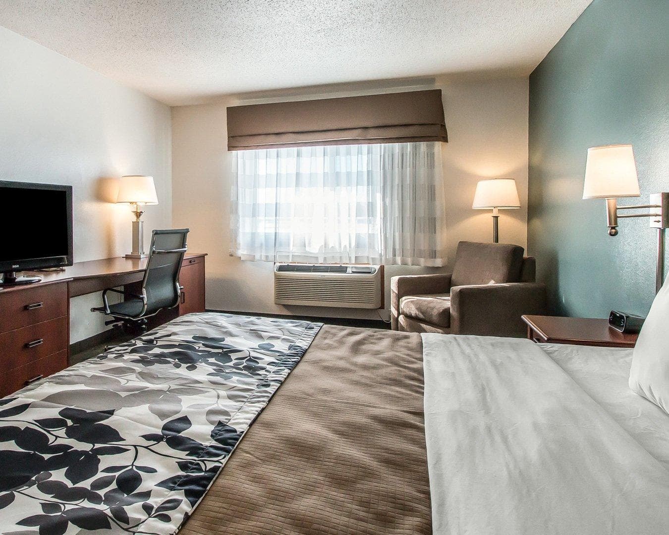 Sleep Inn & Suites Mount Vernon - Image 2