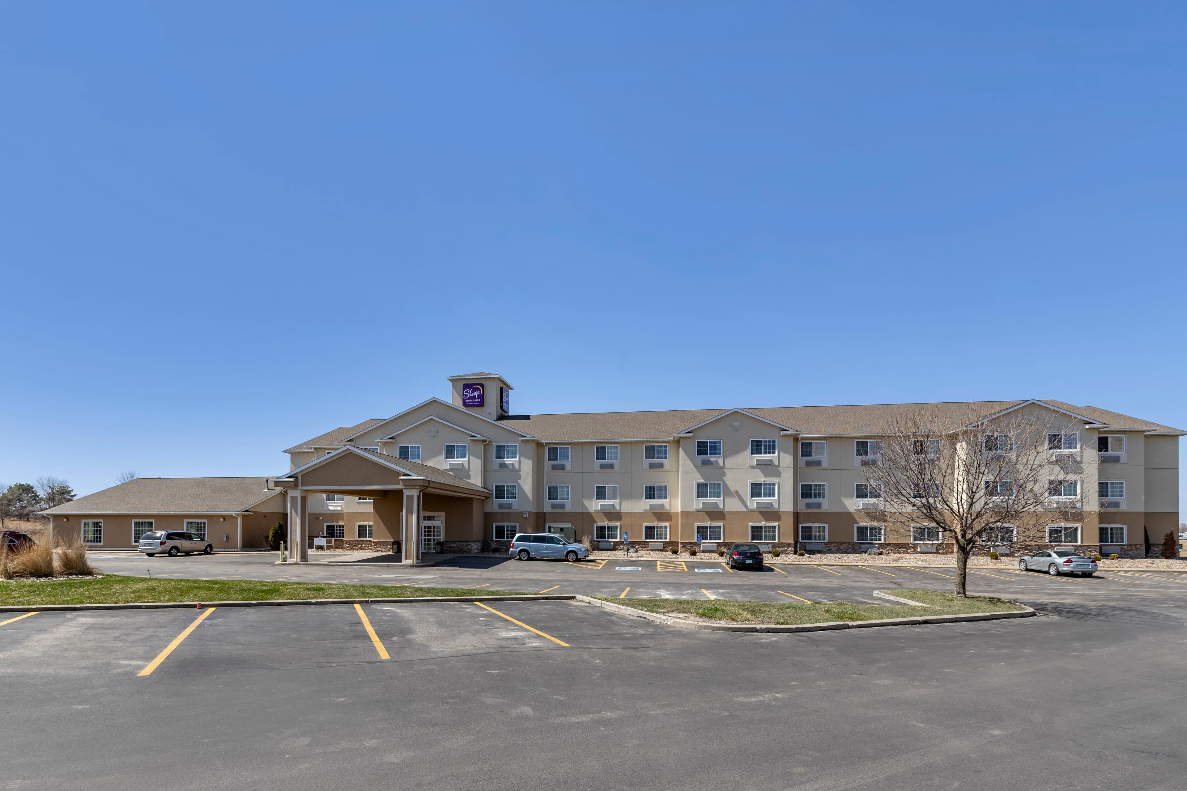 Sleep Inn & Suites Pleasant Hill - Des Moines - Image 1