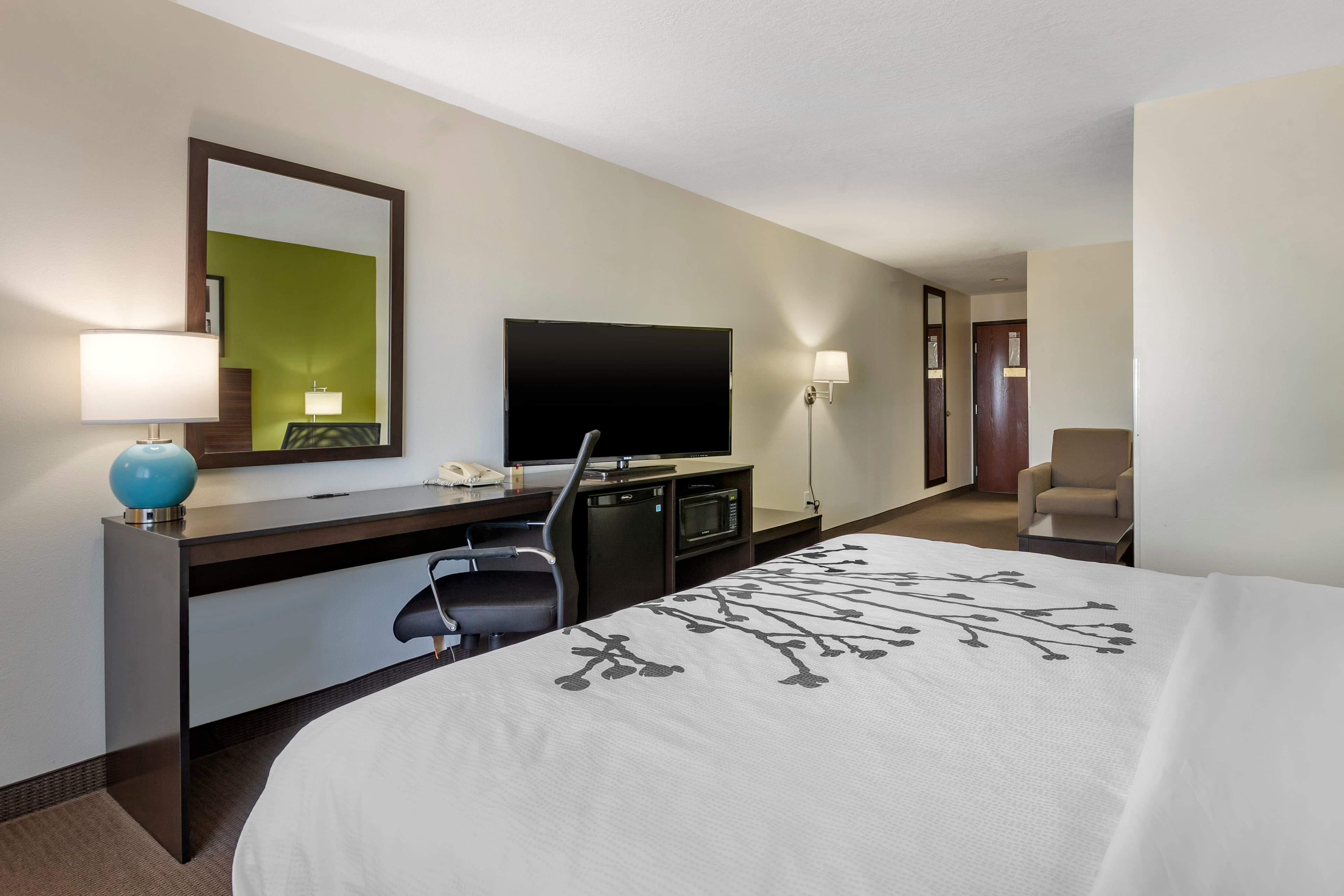 Sleep Inn & Suites Pleasant Hill - Des Moines - Image 4