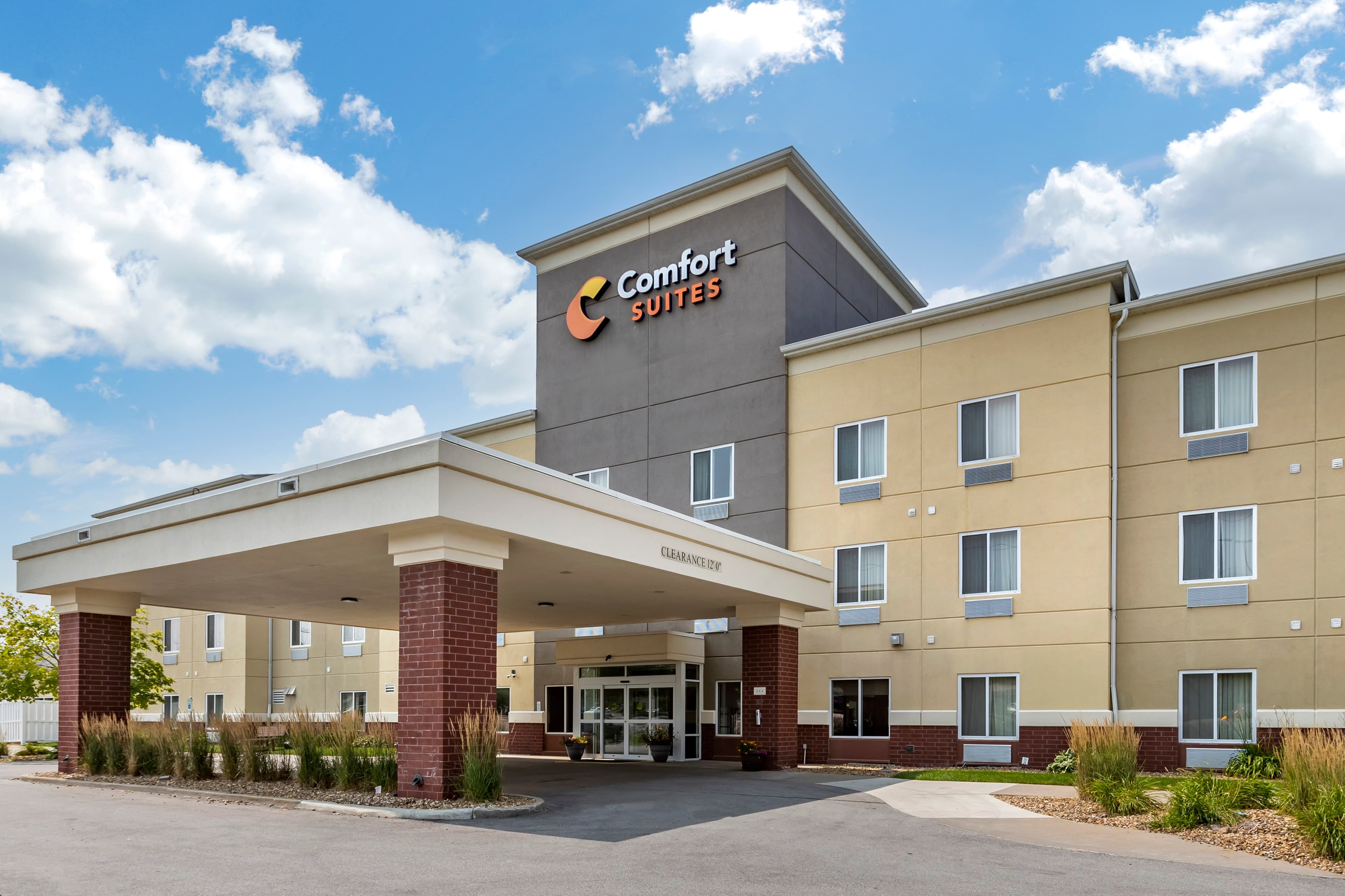 Comfort Suites Coralville I-80 - Image 1