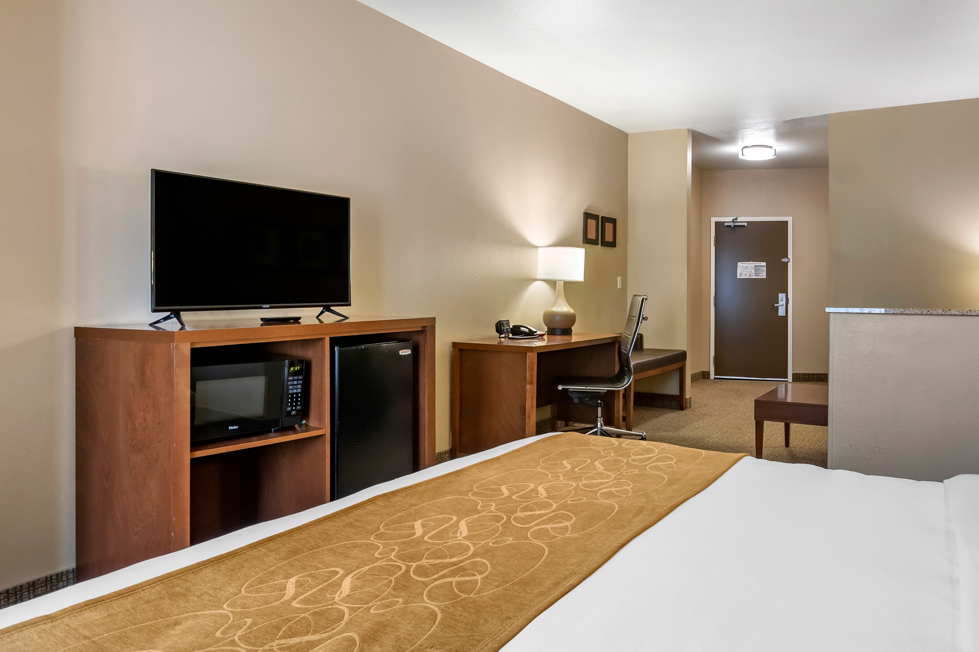 Comfort Suites Coralville I-80 - Image 4