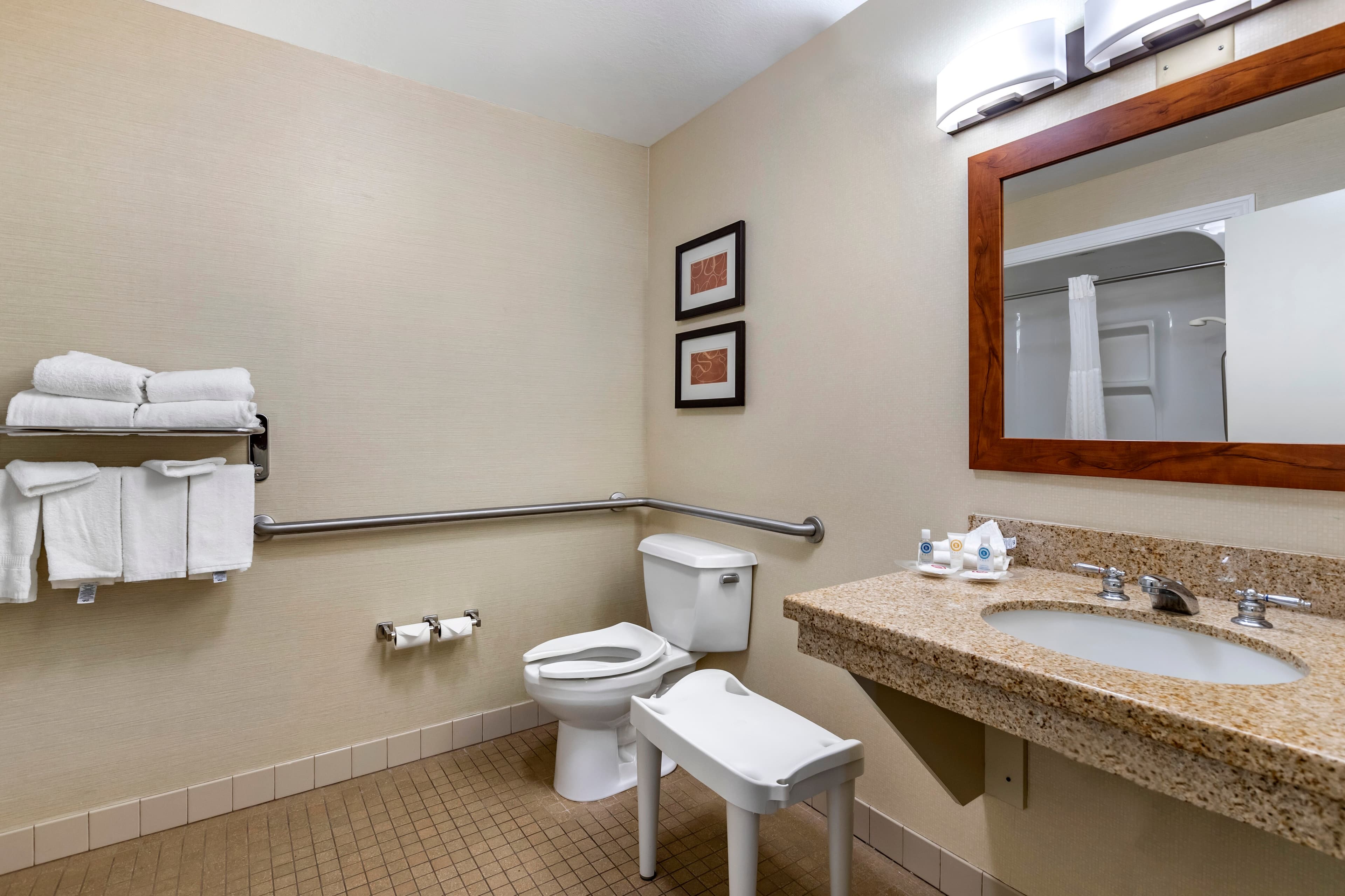 Comfort Suites Coralville I-80 — 14