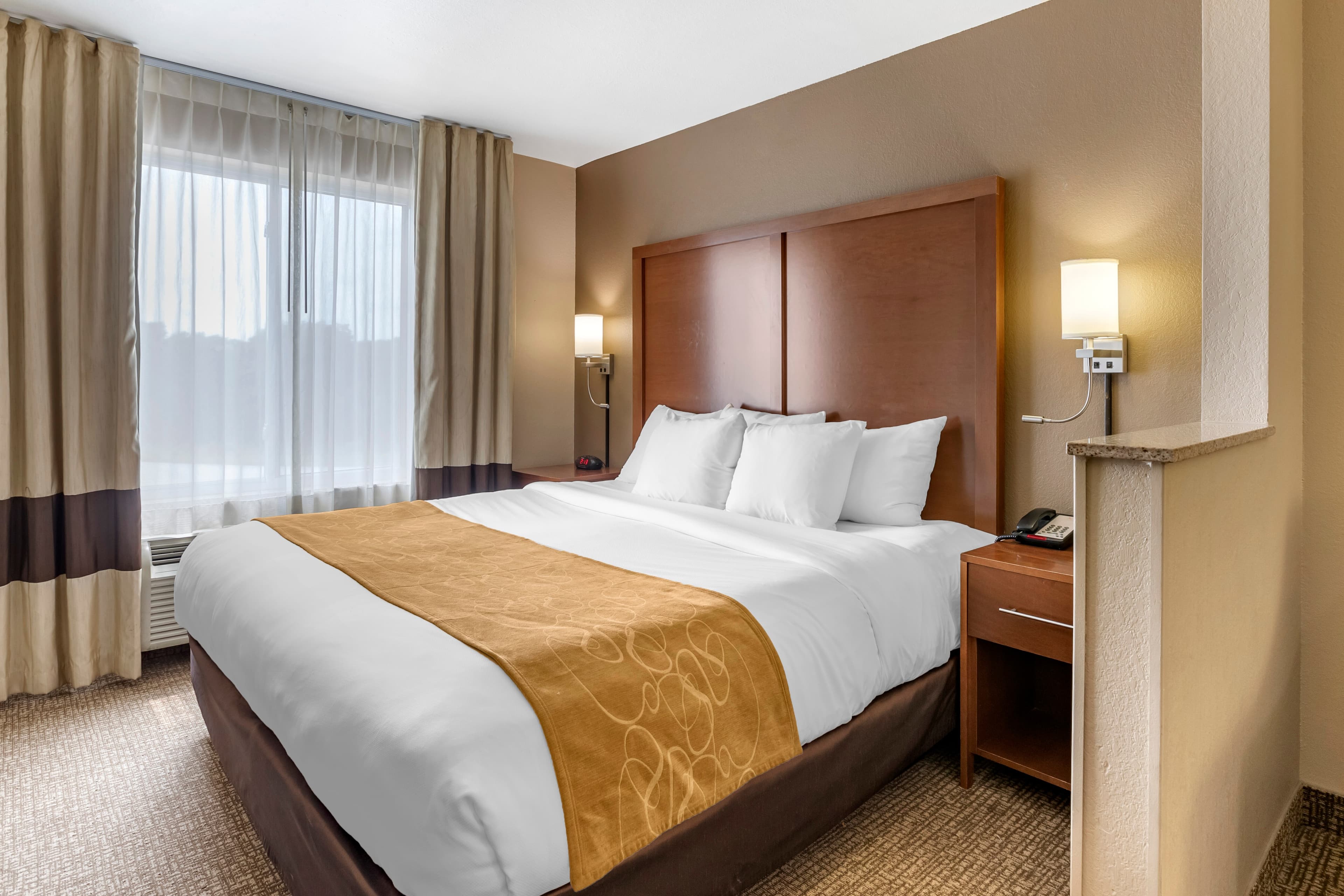 Comfort Suites Coralville I-80 — 16