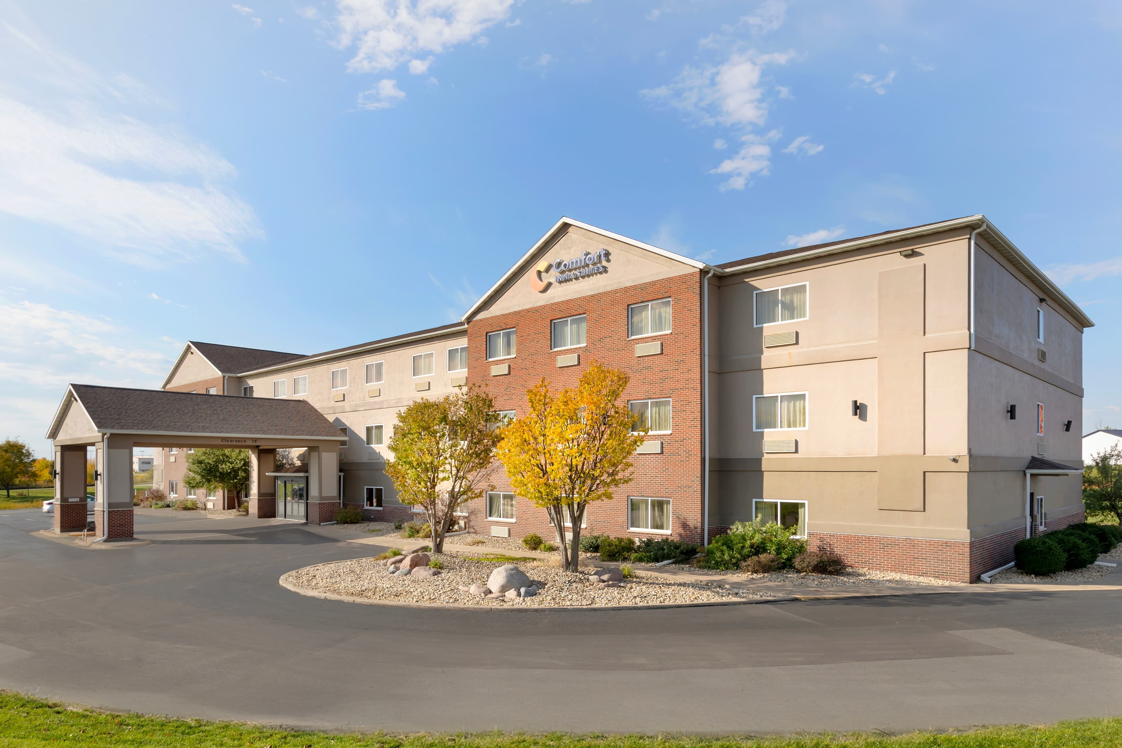 Comfort Inn & Suites Davenport - Quad Cities - Image 1