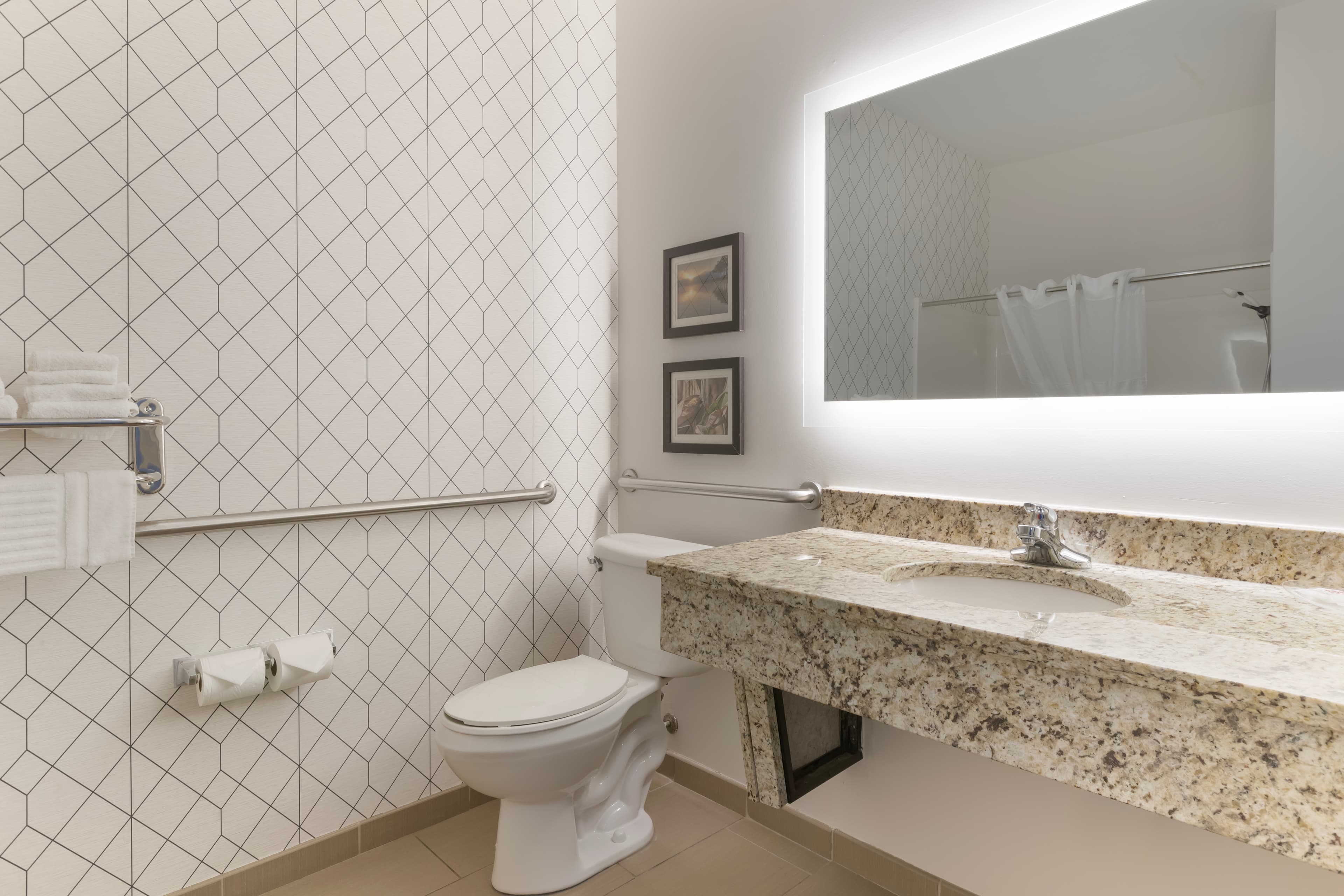 Comfort Inn & Suites Davenport - Quad Cities - Image 5