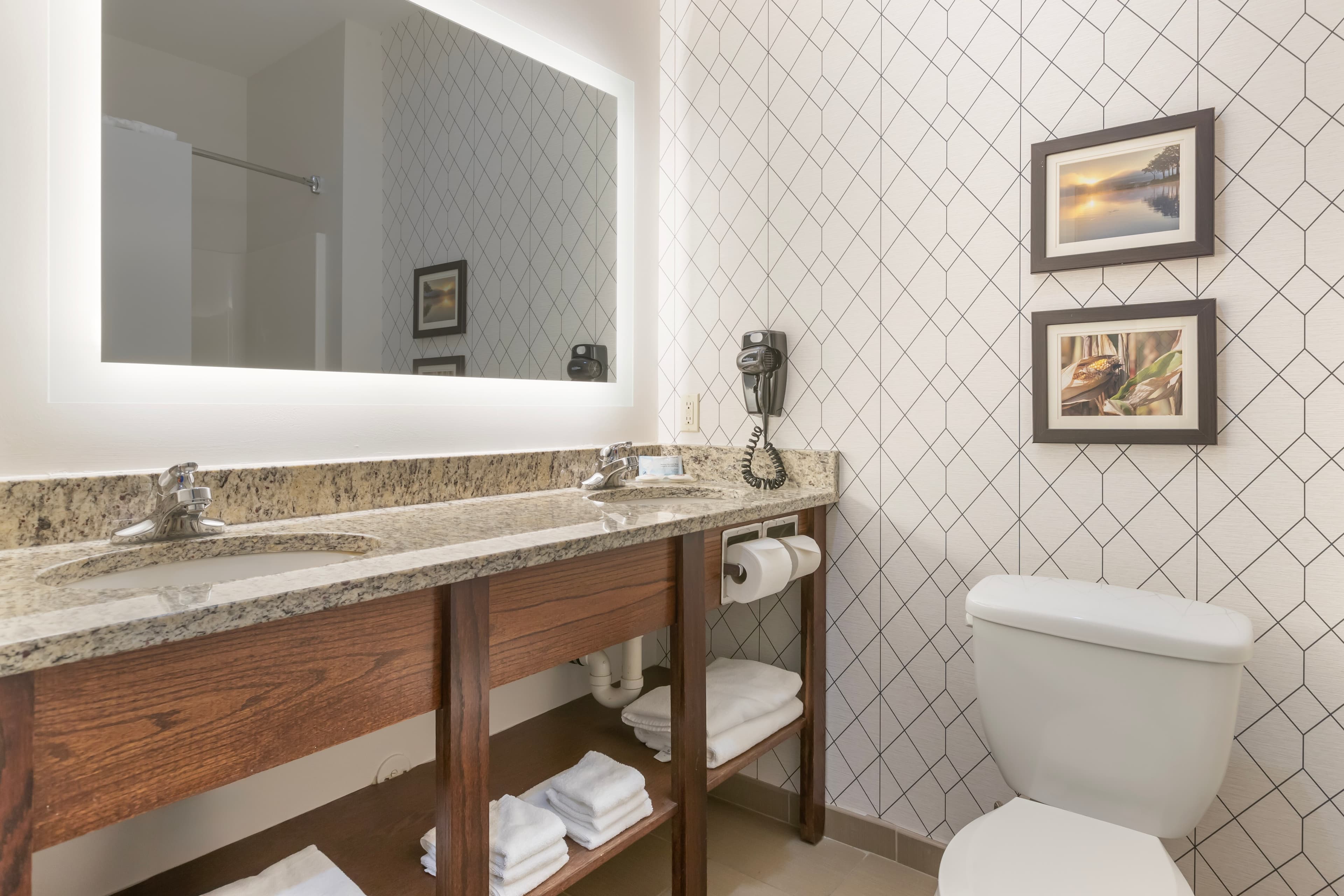 Comfort Inn & Suites Davenport - Quad Cities — 18