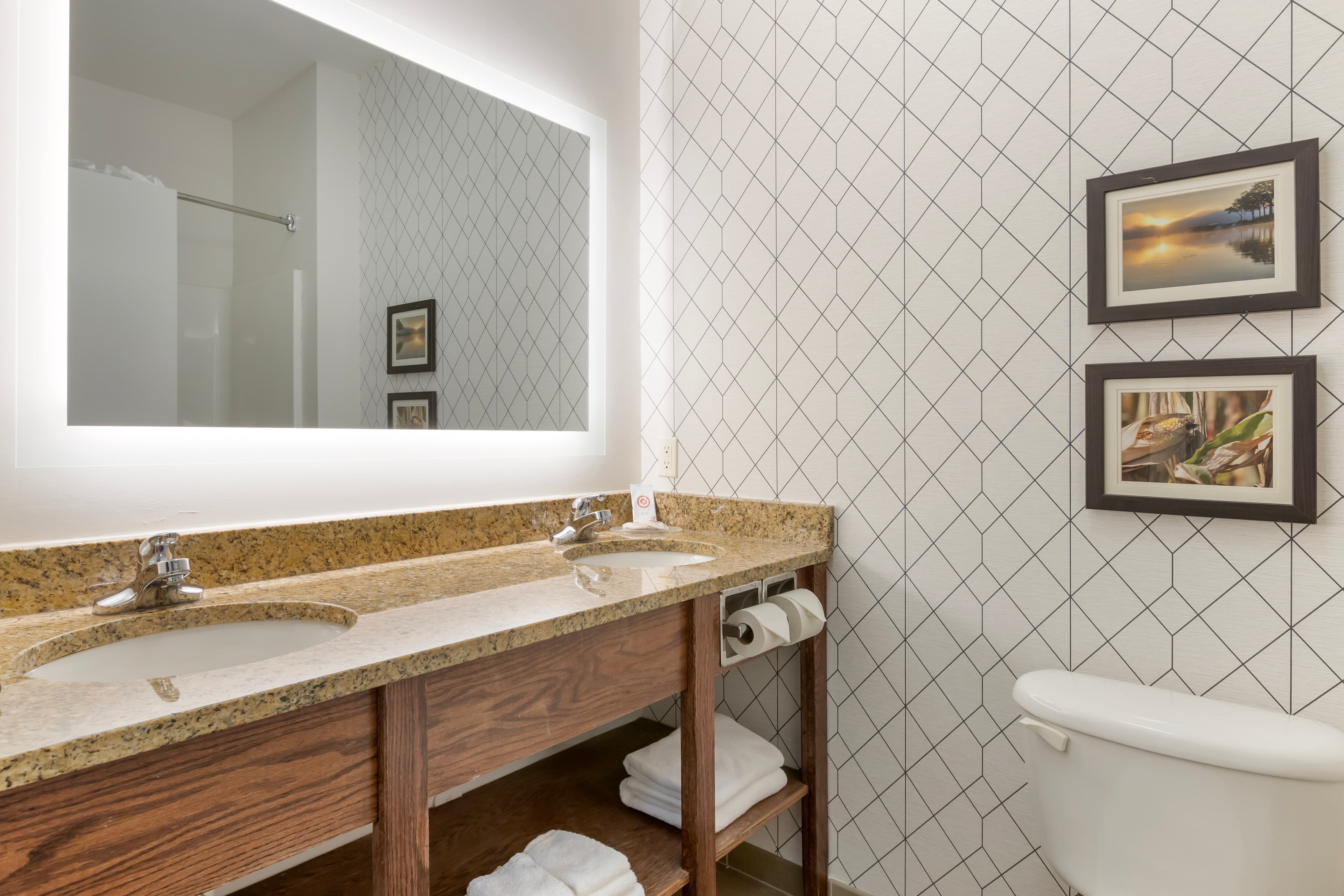 Comfort Inn & Suites Davenport - Quad Cities — 14