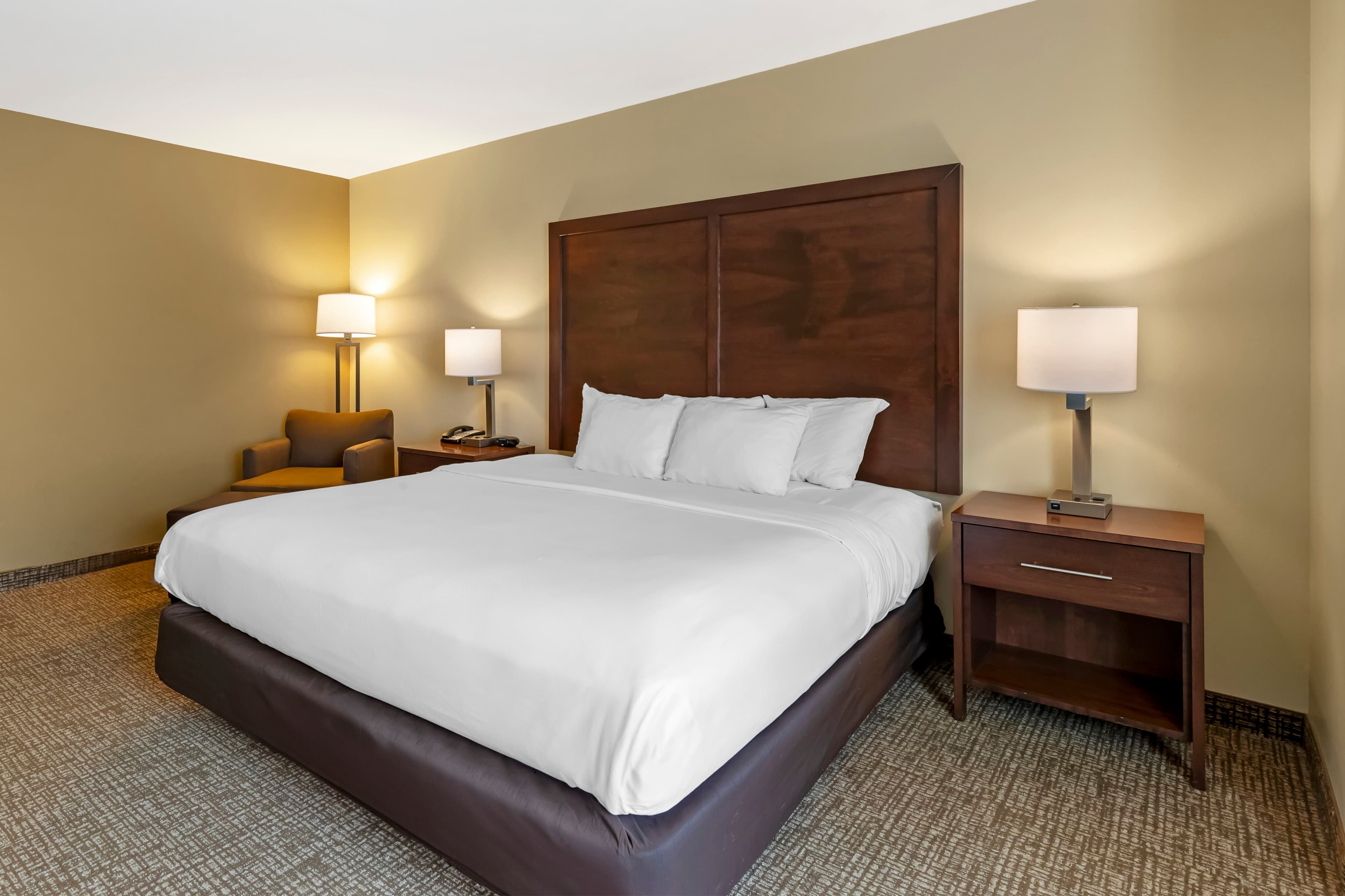 Comfort Inn & Suites Grinnell near I-80 - Image 2