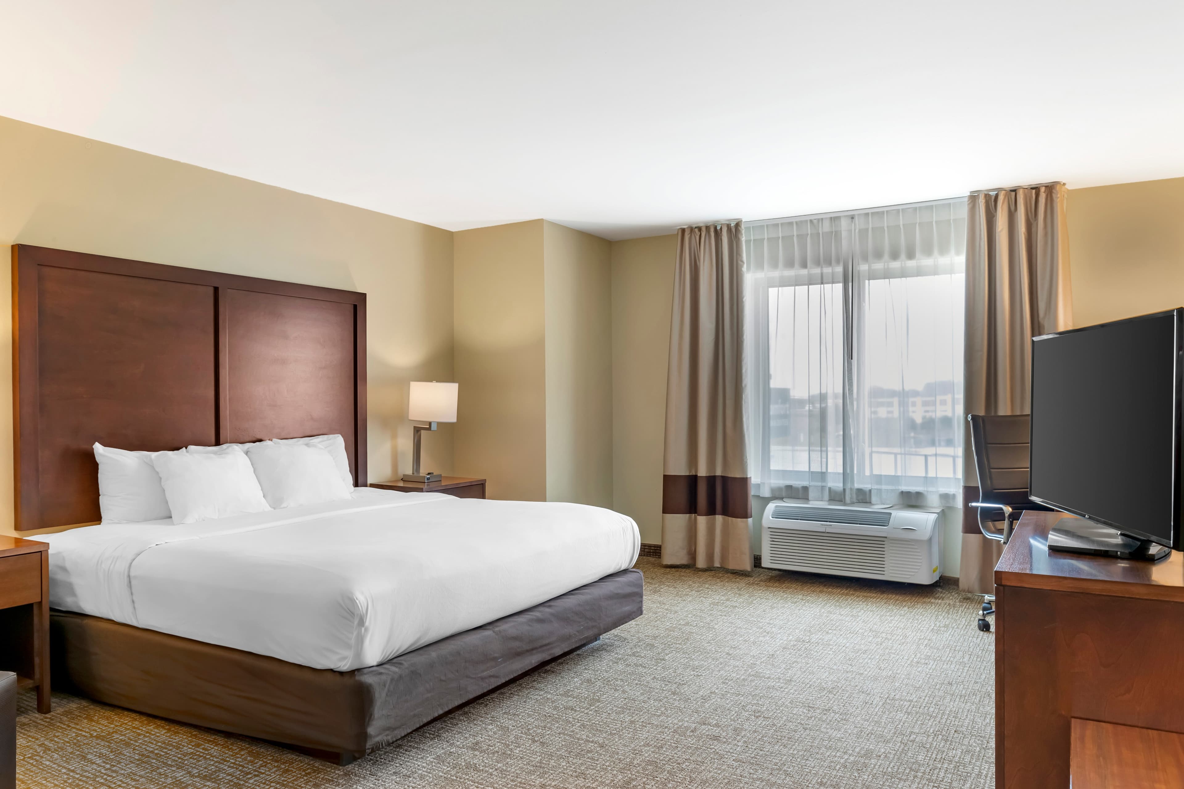 Comfort Inn & Suites Grinnell near I-80 — 9