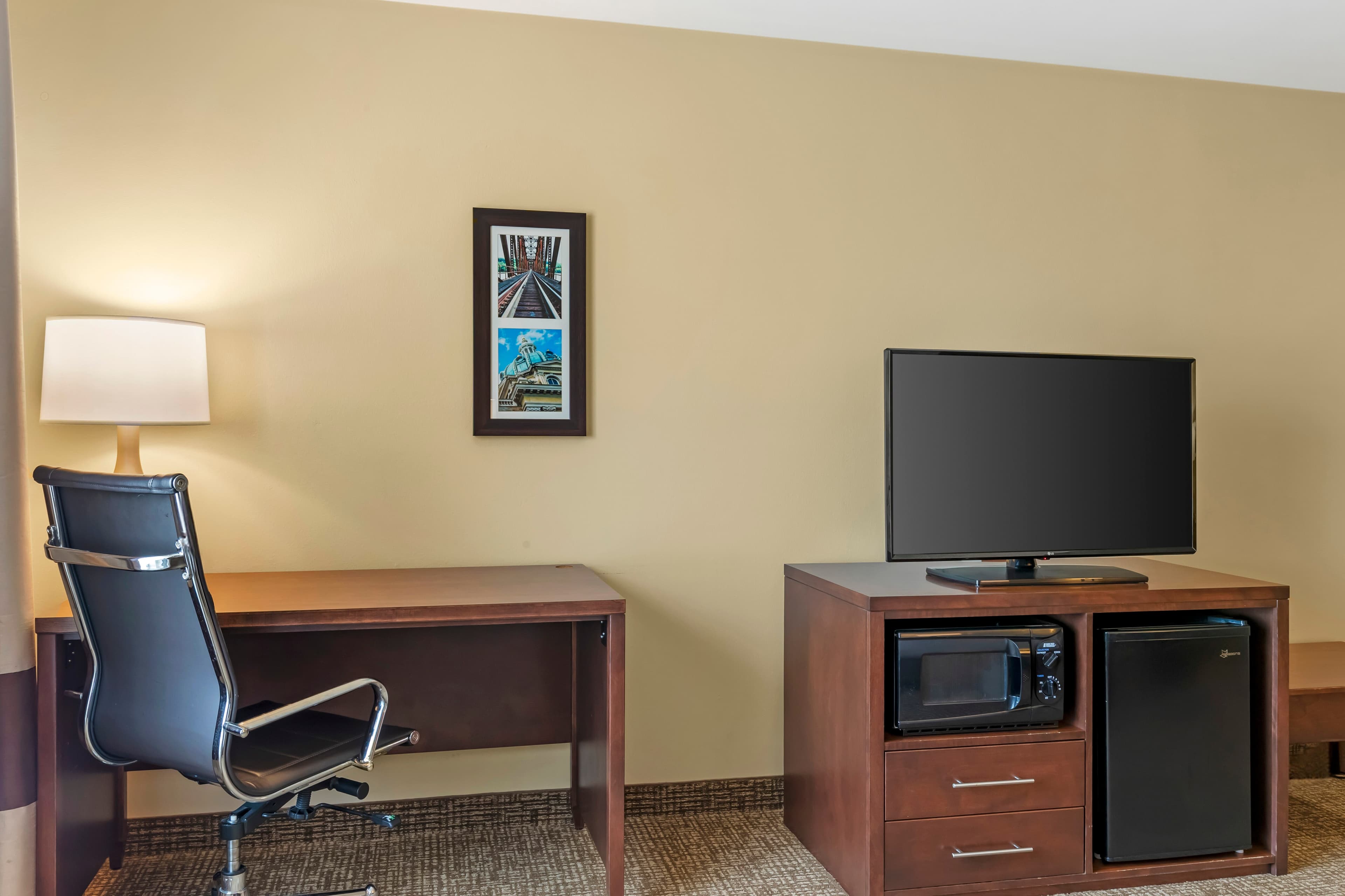 Comfort Inn & Suites Grinnell near I-80 — 10