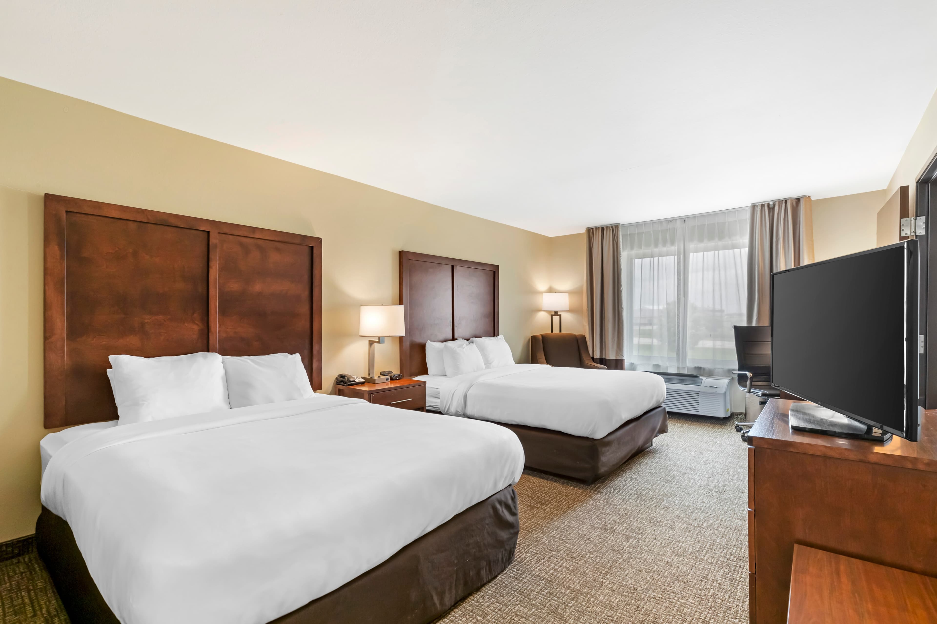 Comfort Inn & Suites Grinnell near I-80 — 16
