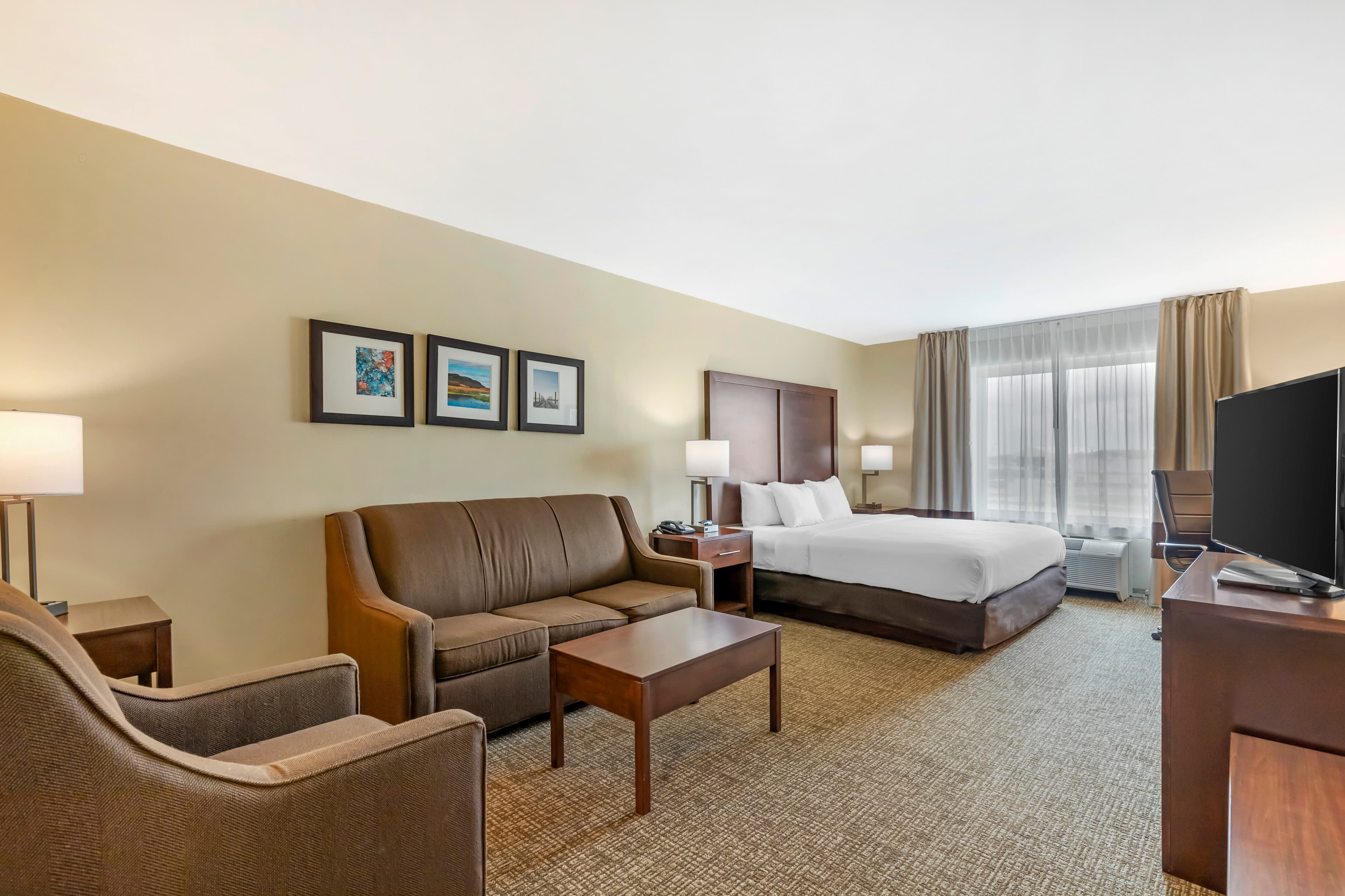 Comfort Inn & Suites Grinnell near I-80 — 18