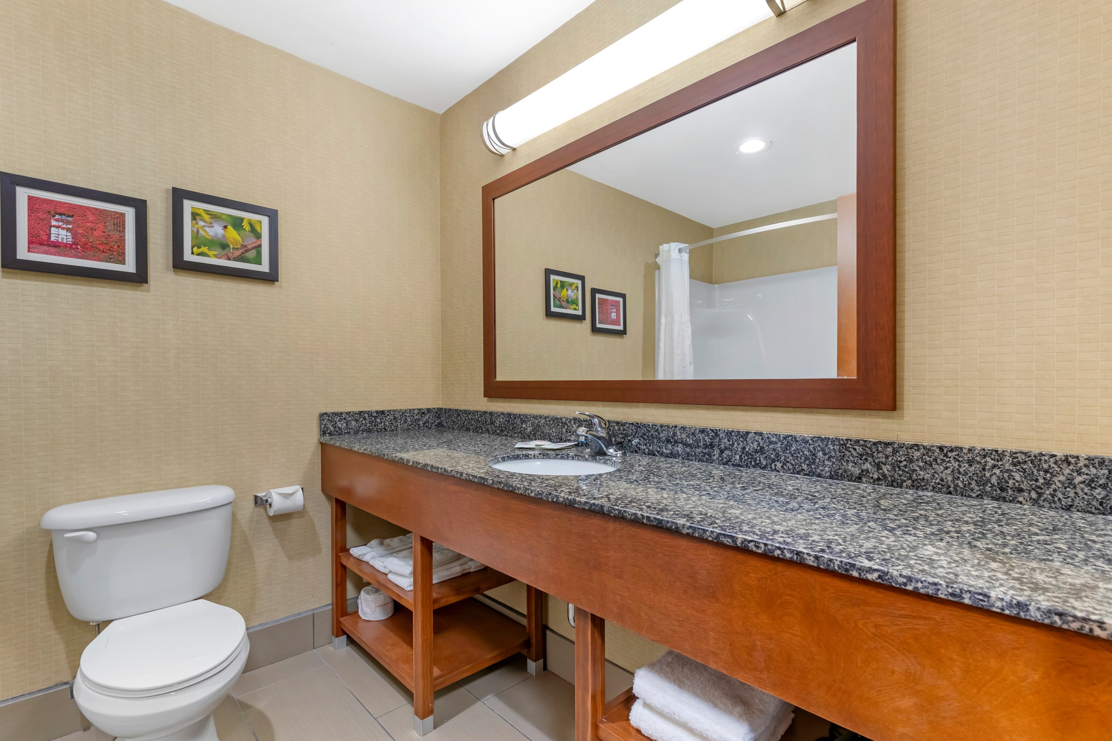 Comfort Inn & Suites Grinnell near I-80 — 15
