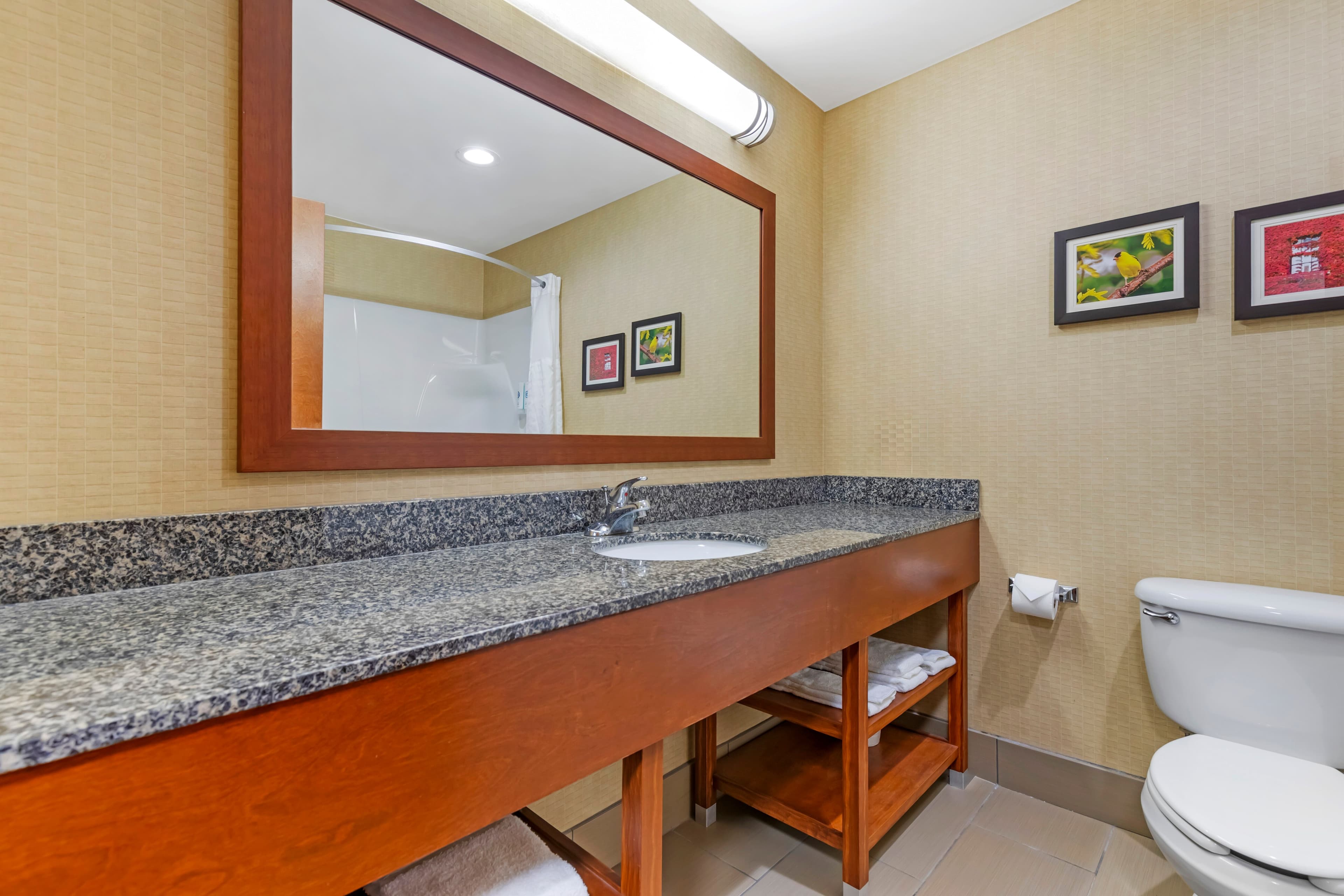 Comfort Inn & Suites Grinnell near I-80 — 25