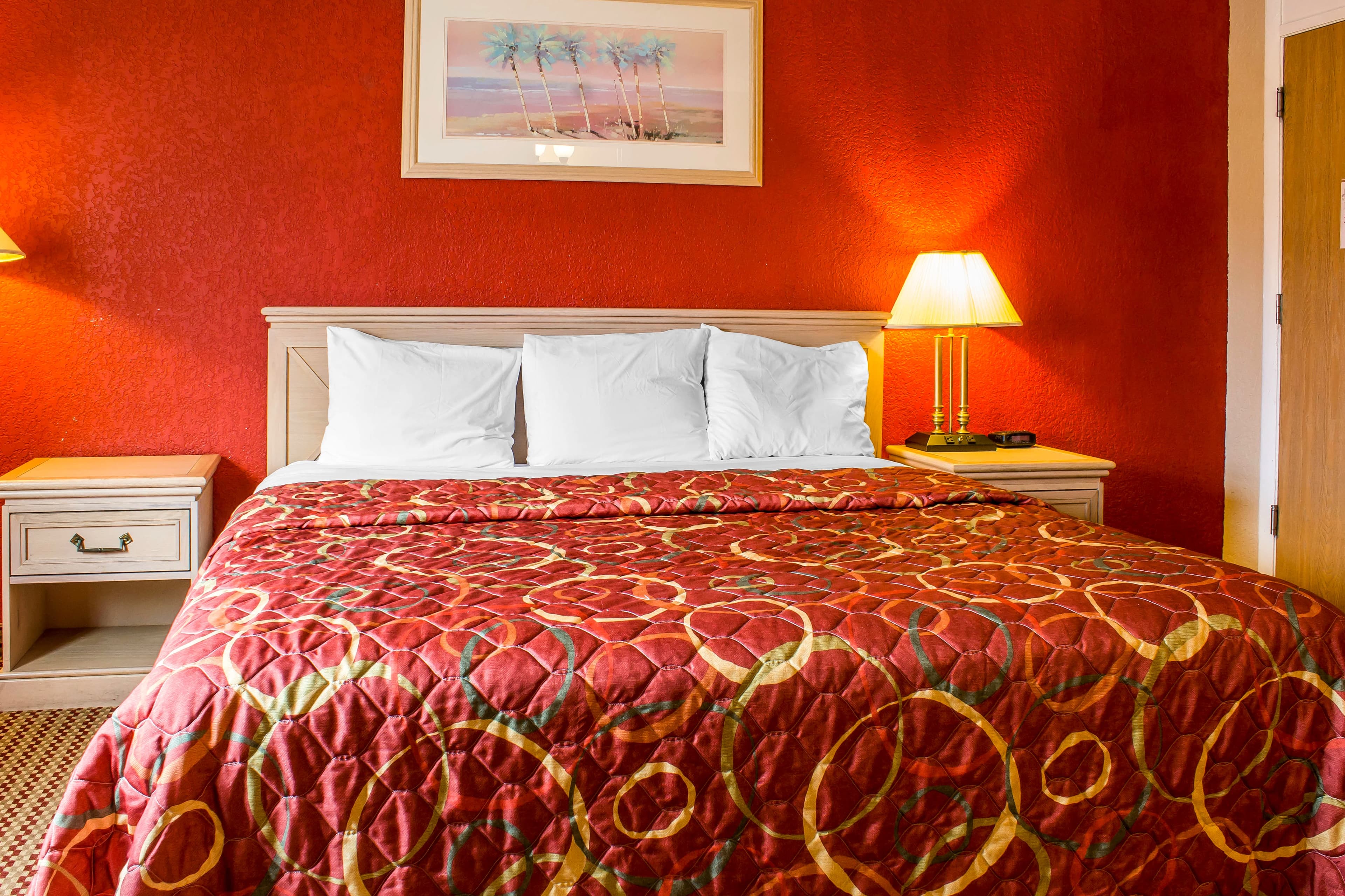 Econo Lodge Inn & Suites Walnut — 9