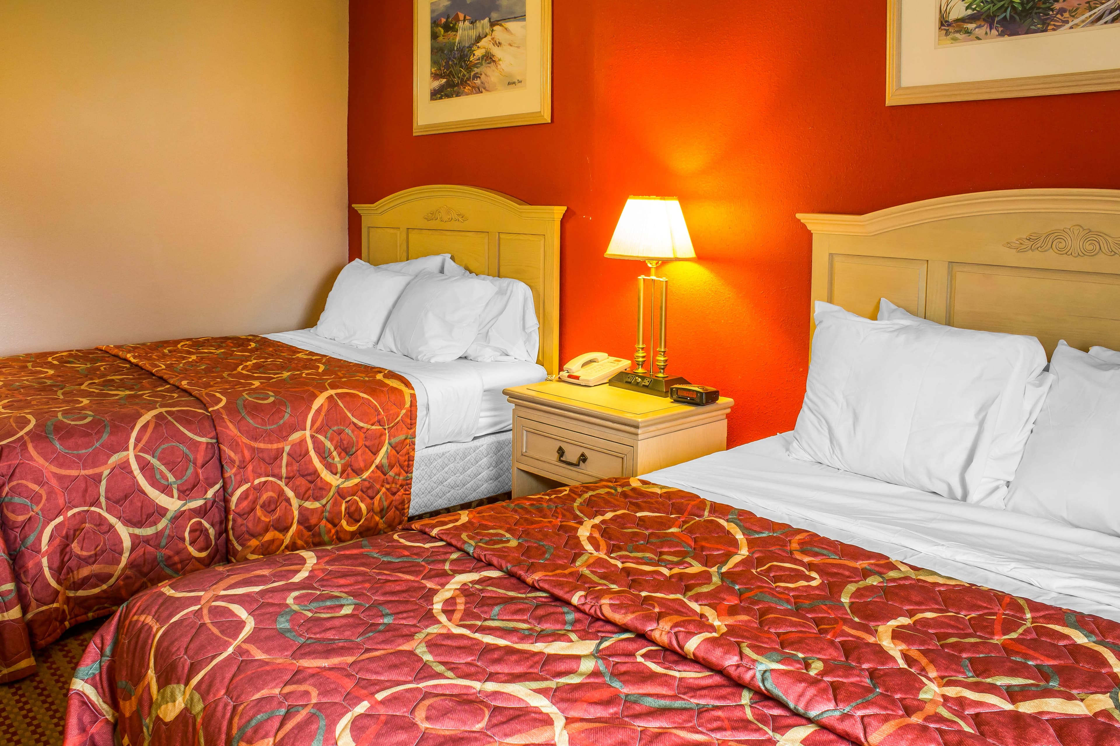 Econo Lodge Inn & Suites Walnut - Image 2