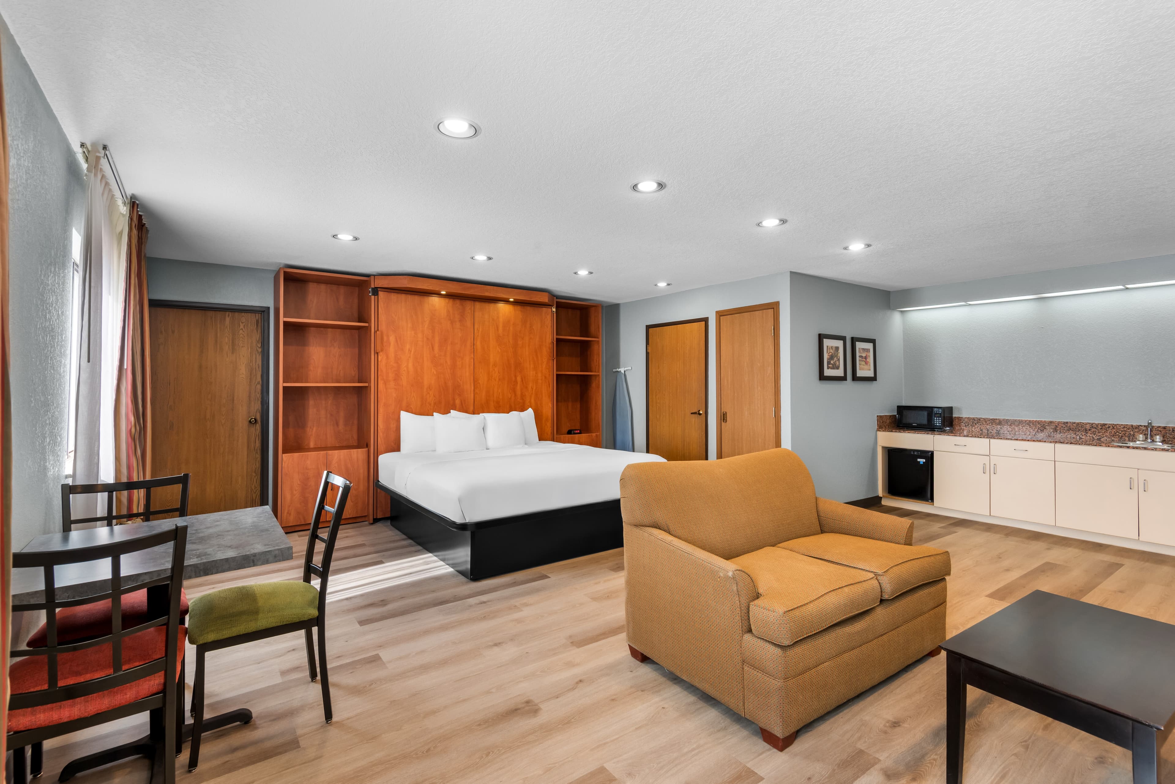 Quality Inn Waverly — 12