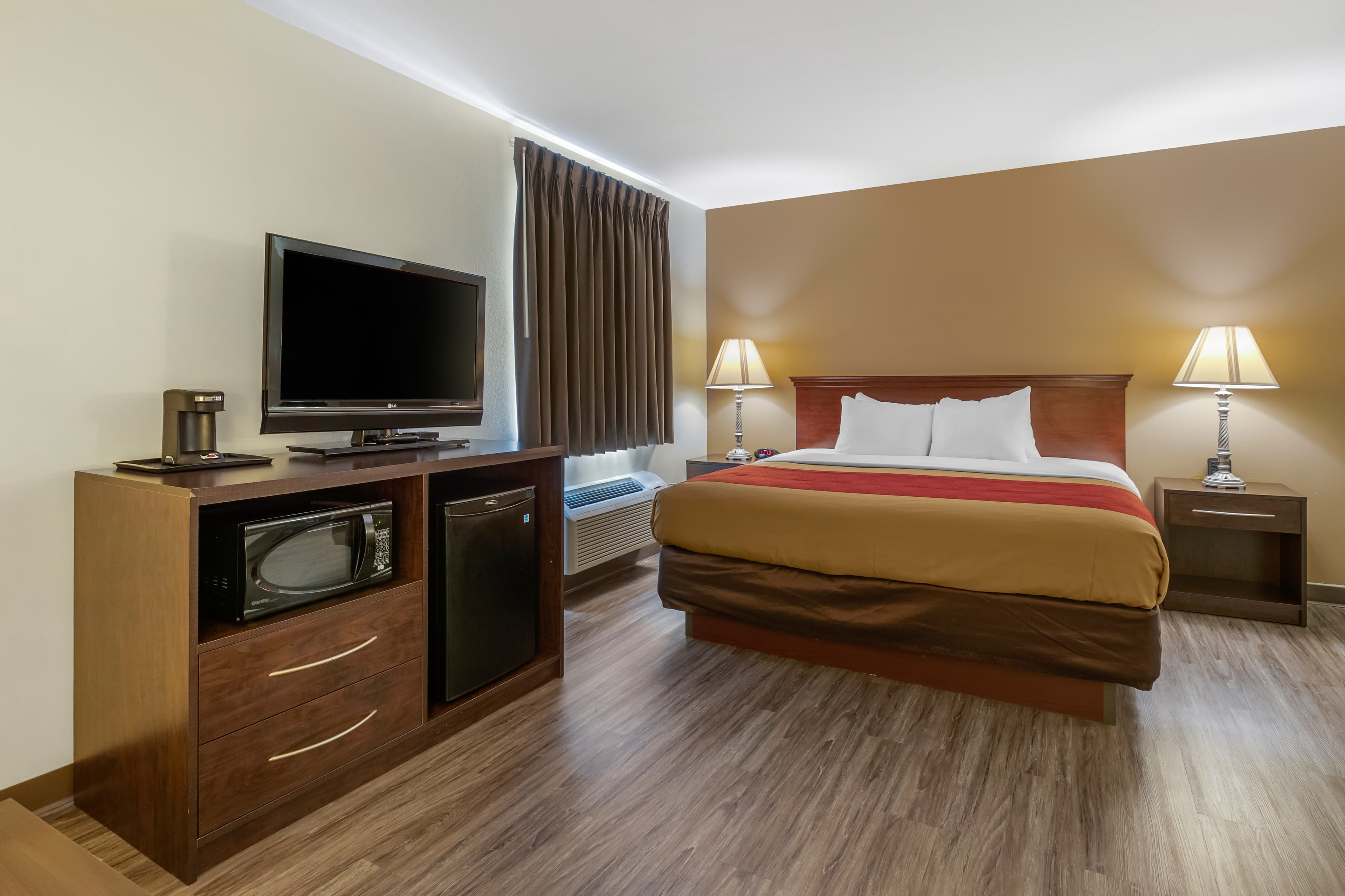 Econo Lodge Inn & Suites Des Moines Fairgrounds Area — 32