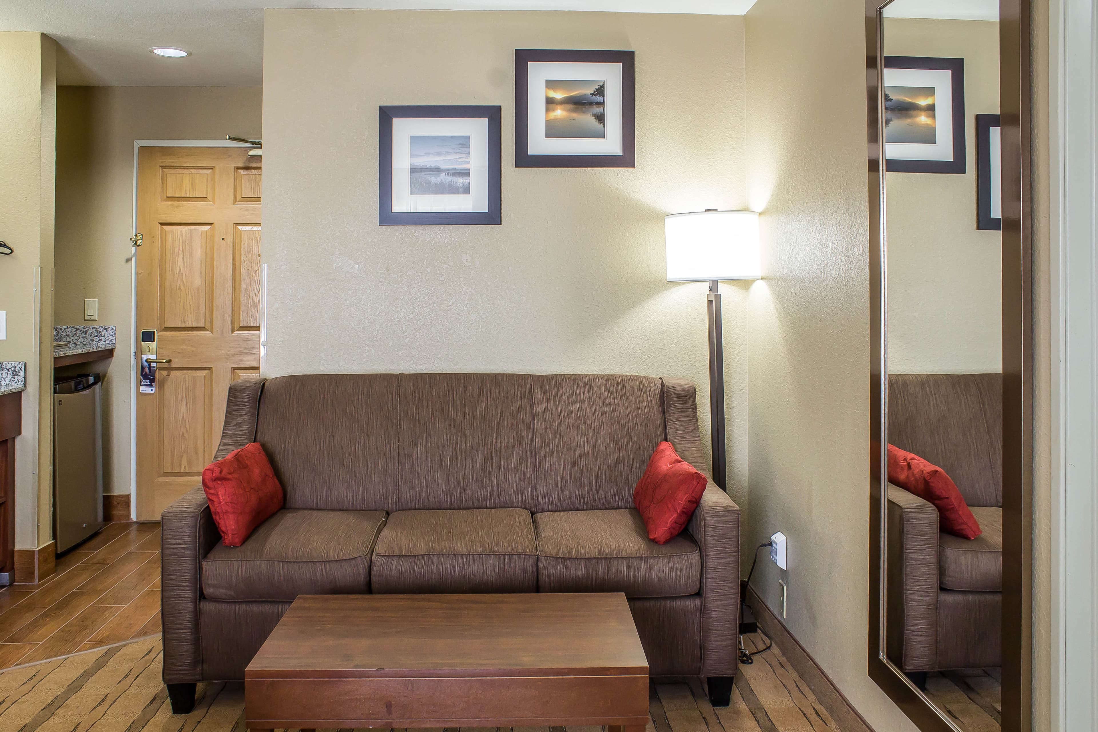 Comfort Inn & Suites Cedar Rapids North - Collins Road — 25