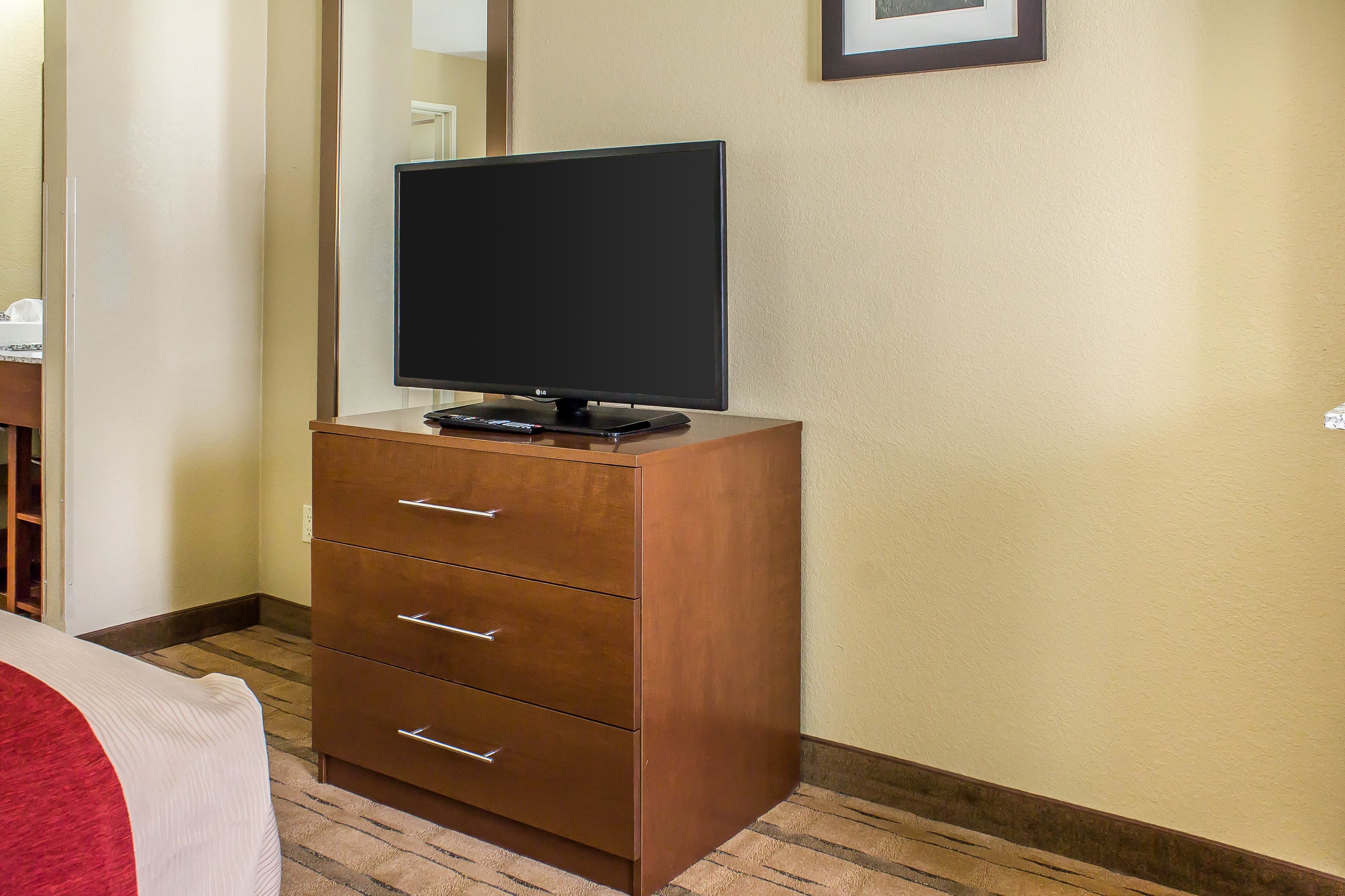 Comfort Inn & Suites Cedar Rapids North - Collins Road — 16