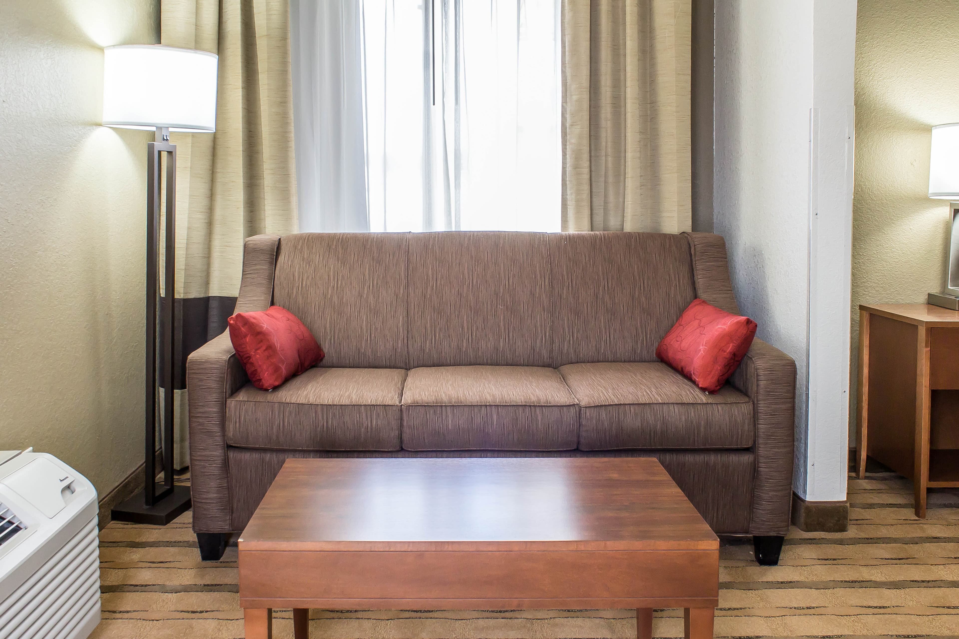Comfort Inn & Suites Cedar Rapids North - Collins Road — 32