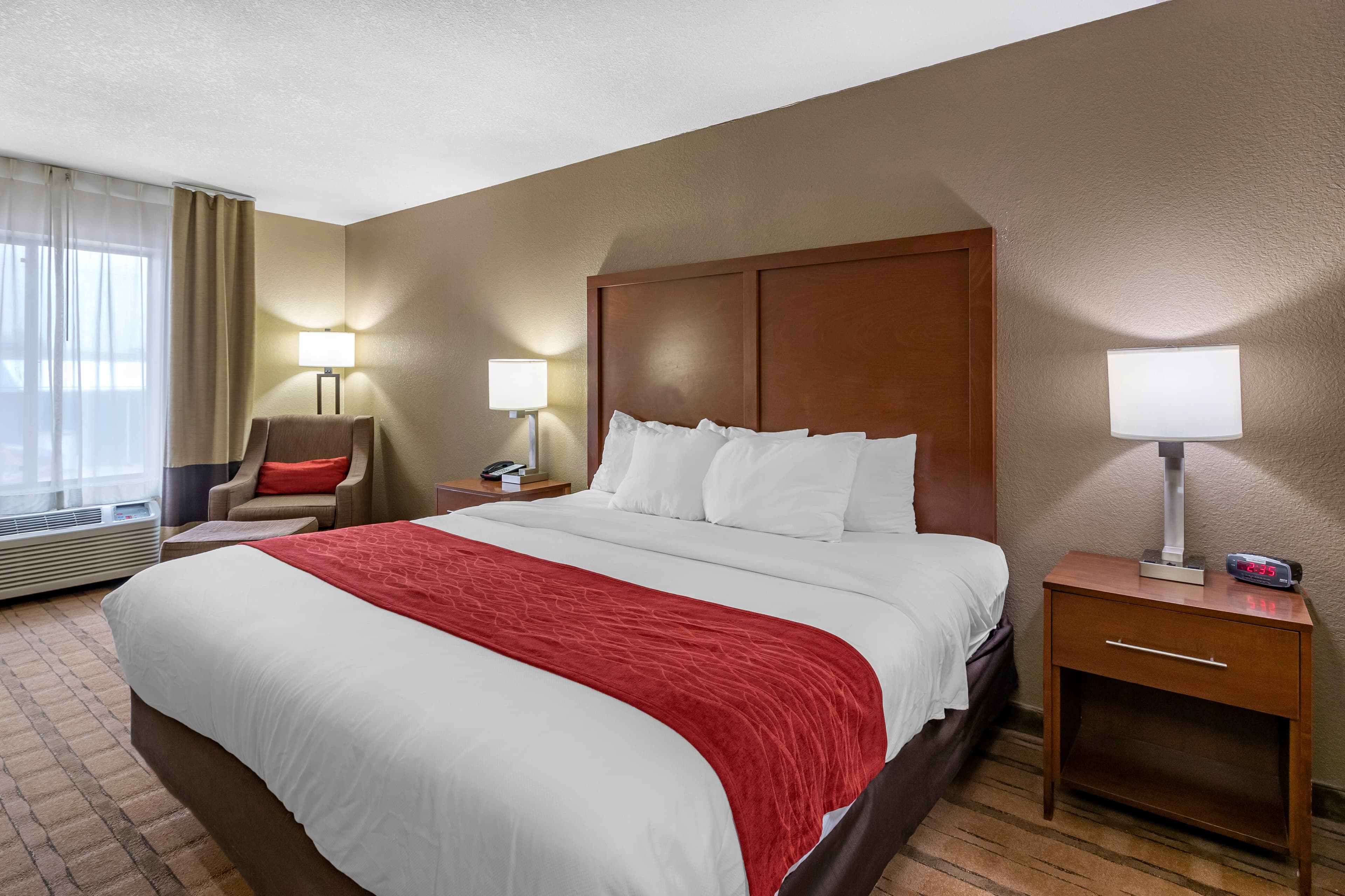 Comfort Inn & Suites Cedar Rapids North - Collins Road — 6