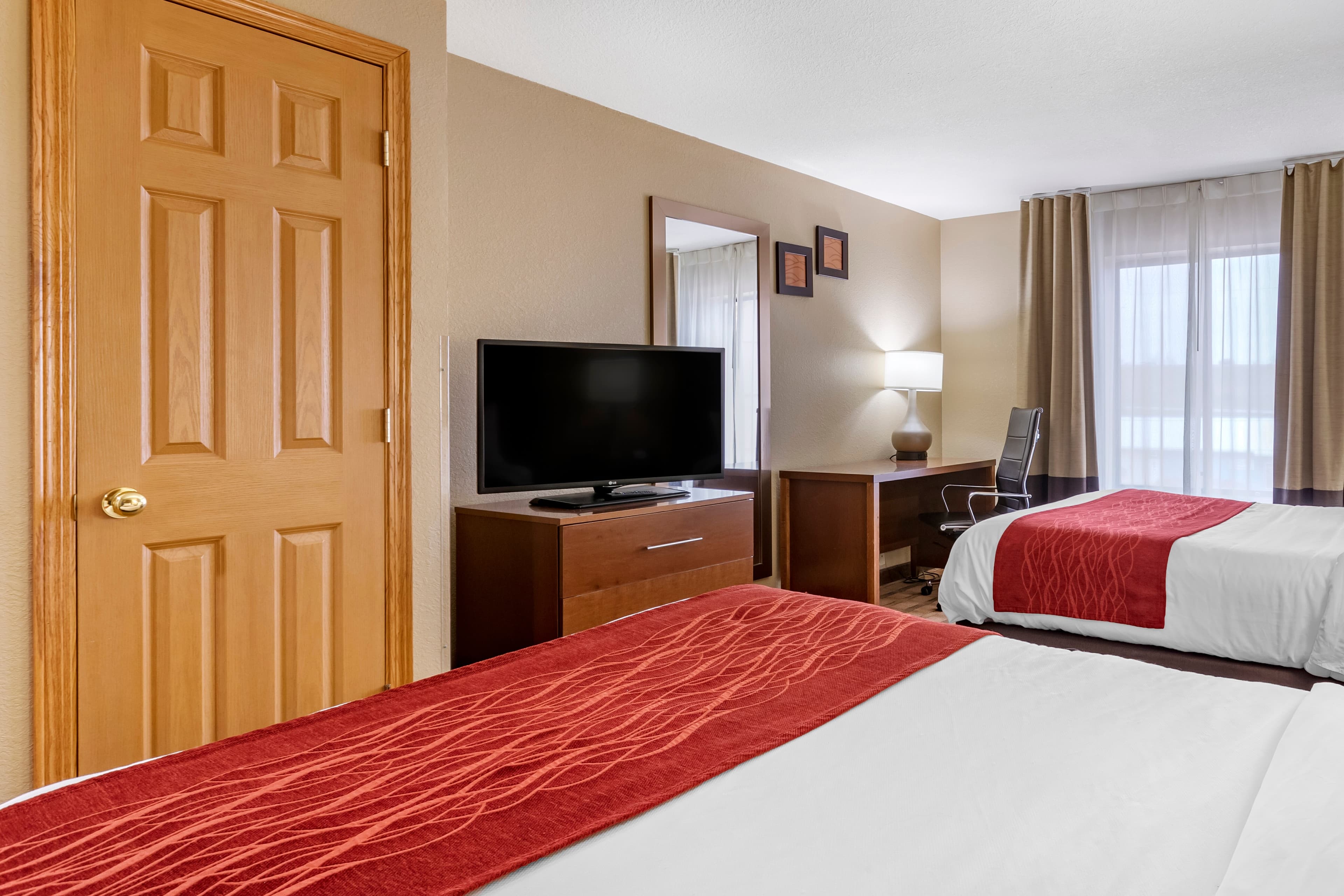 Comfort Inn & Suites Cedar Rapids North - Collins Road — 11