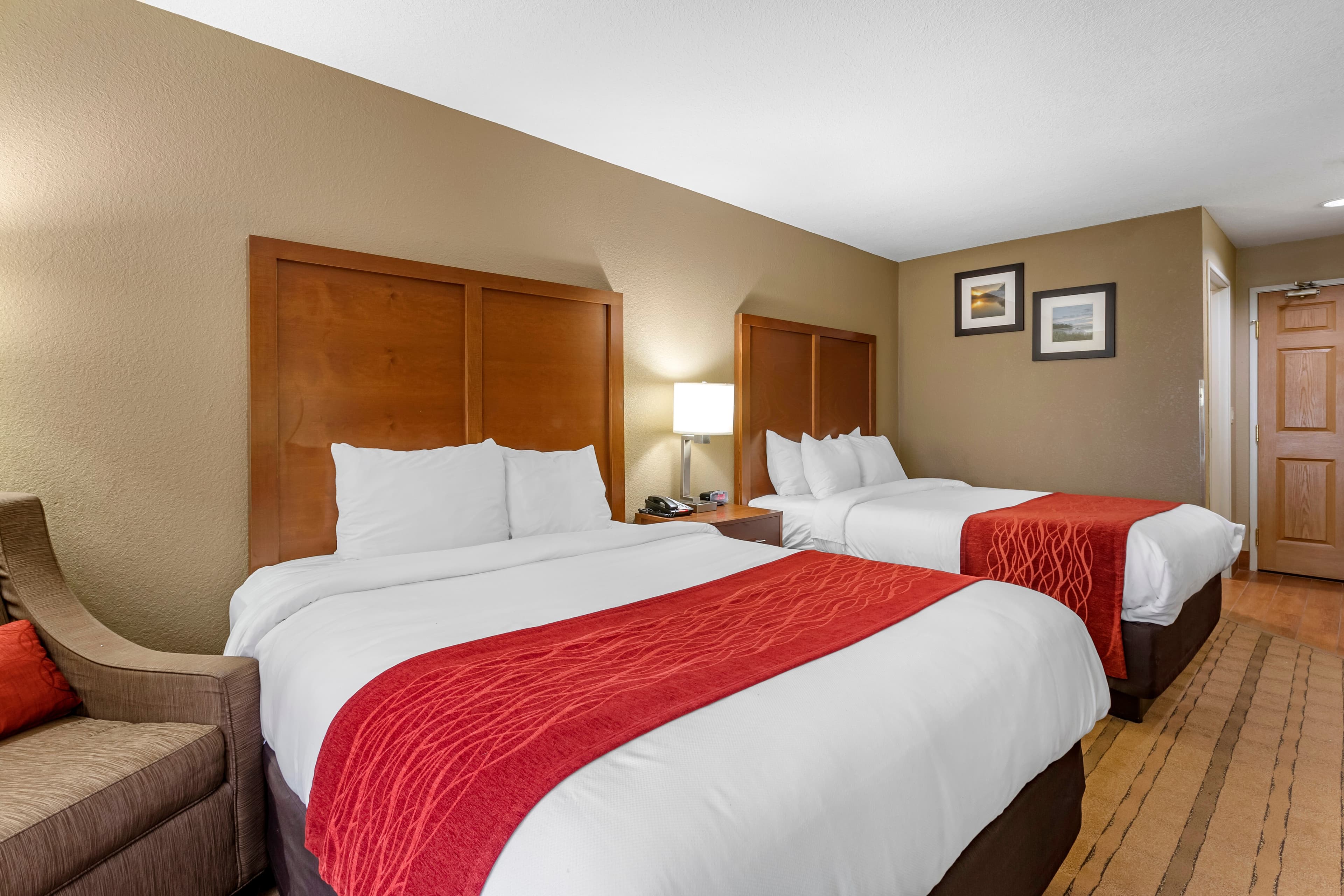 Comfort Inn & Suites Cedar Rapids North - Collins Road — 12
