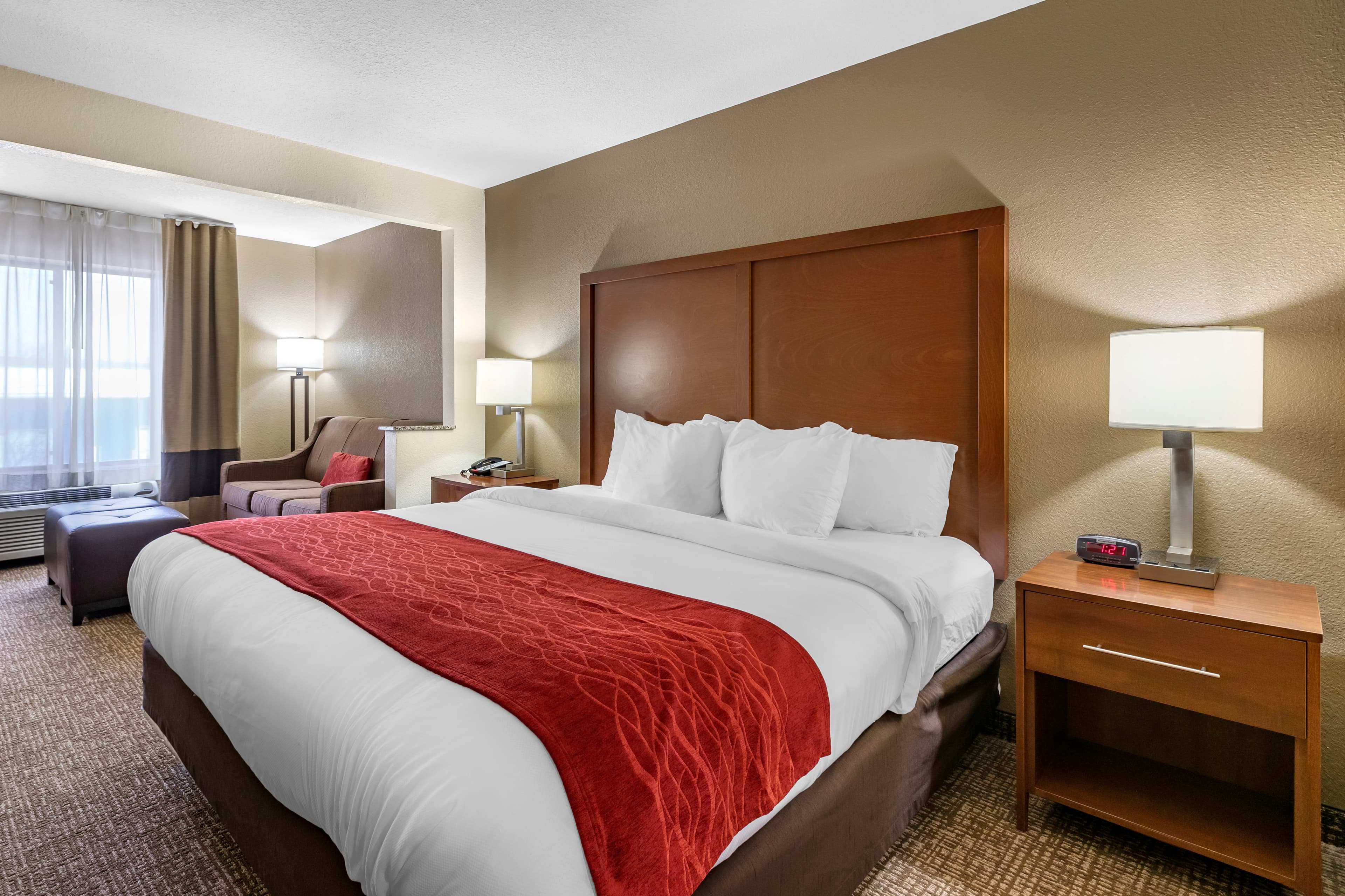 Comfort Inn & Suites Cedar Rapids North - Collins Road — 18