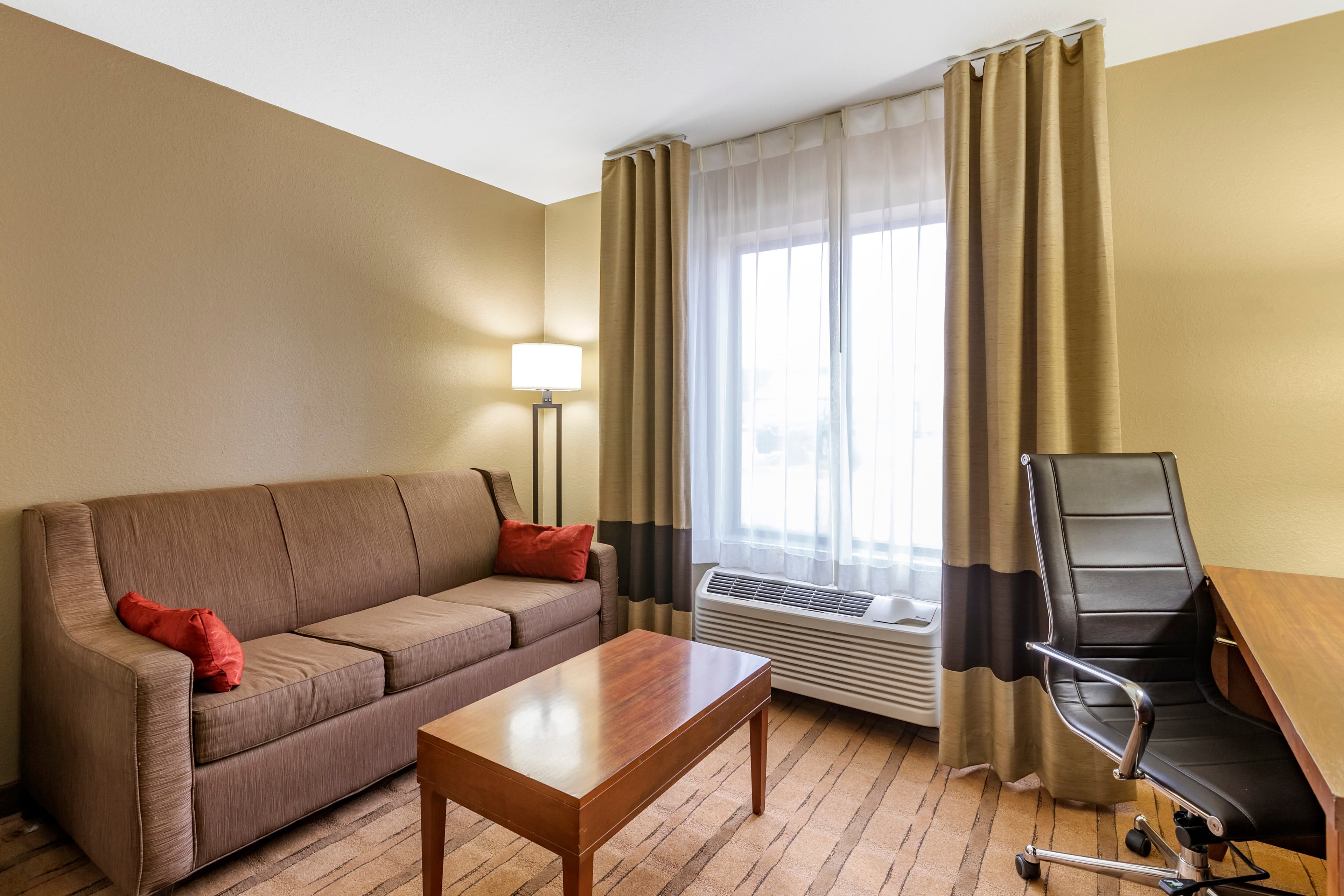 Comfort Inn & Suites Cedar Rapids North - Collins Road — 42
