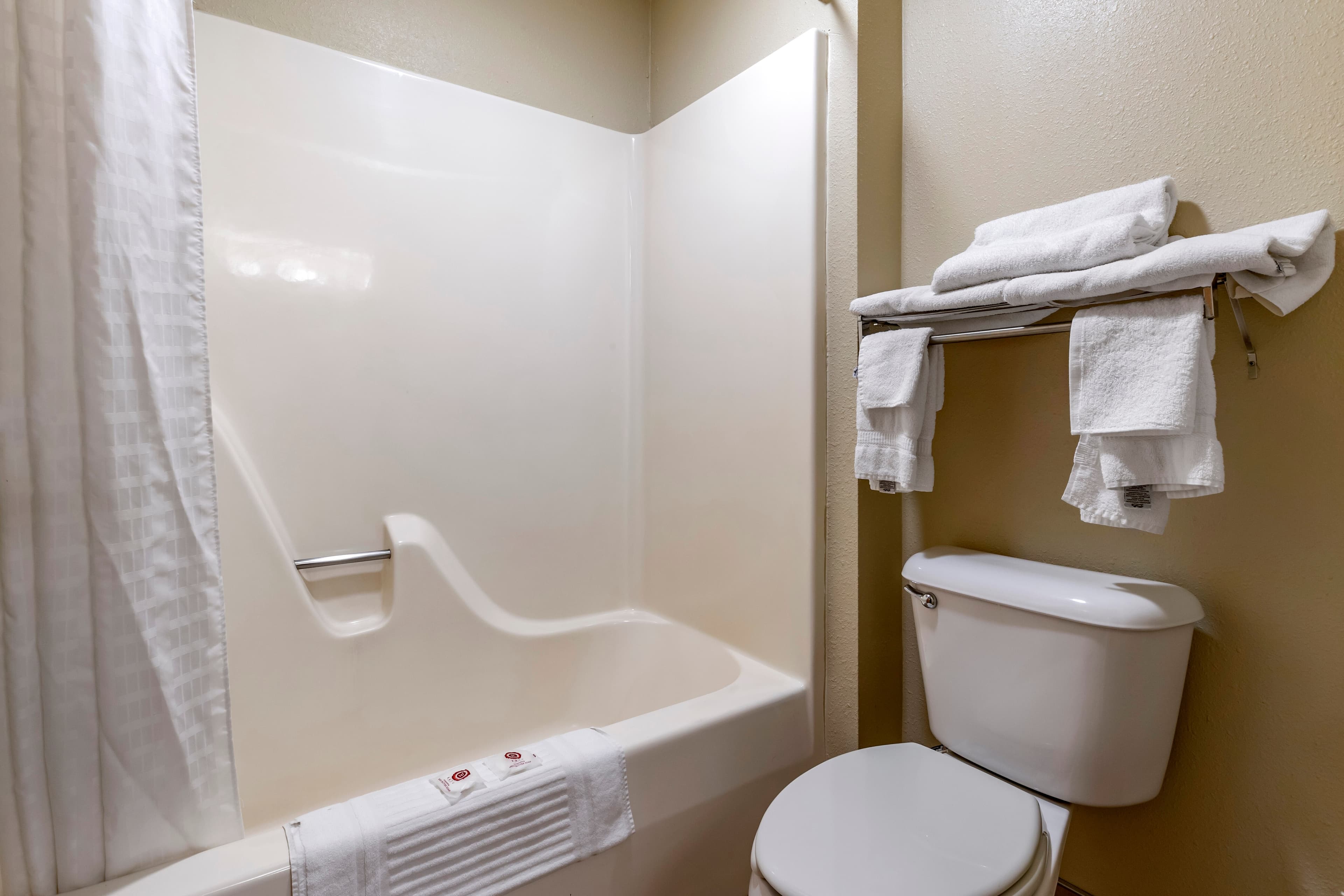 Comfort Inn & Suites Cedar Rapids North - Collins Road — 23