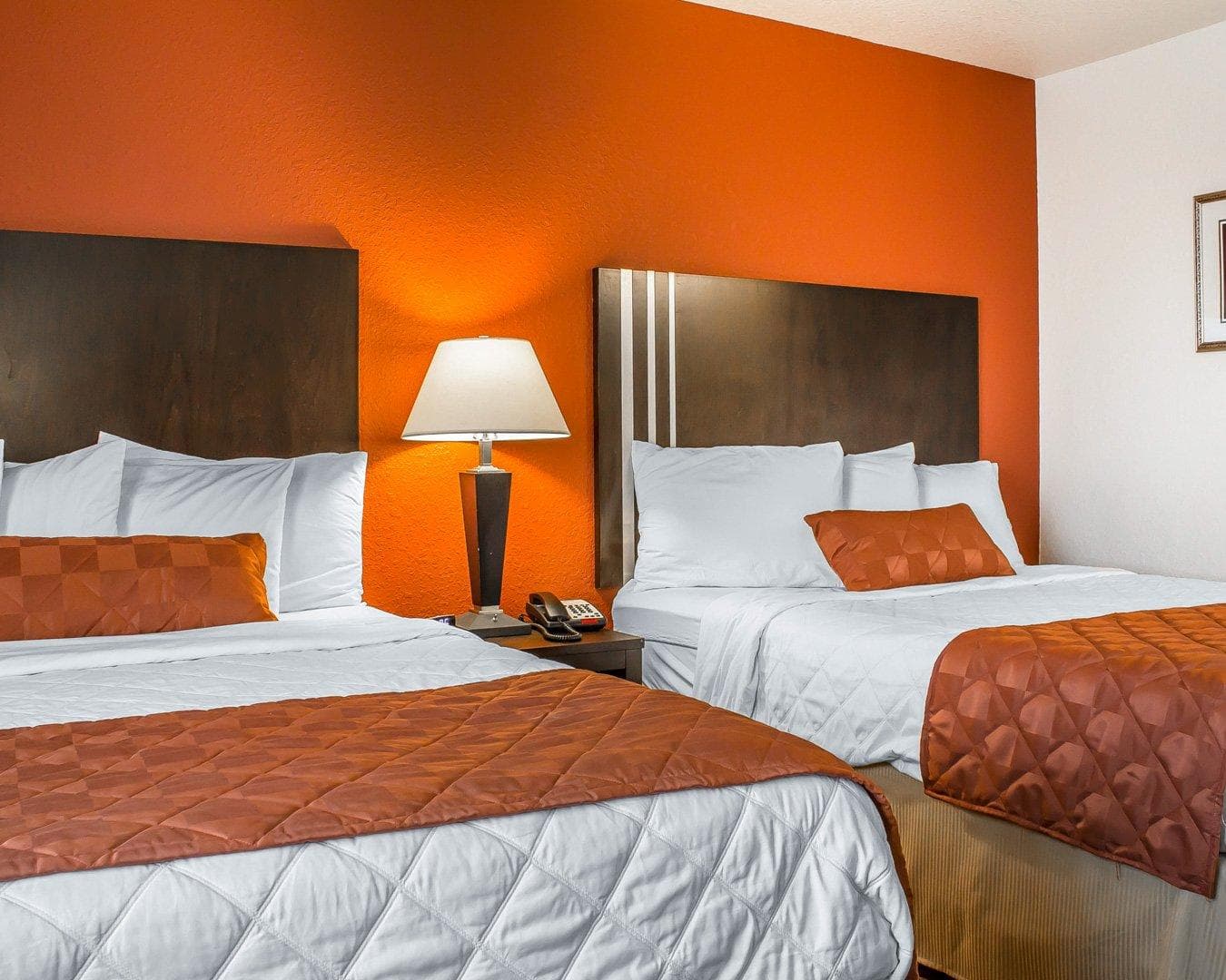 Rodeway Inn & Suites near Okoboji Lake - Image 2