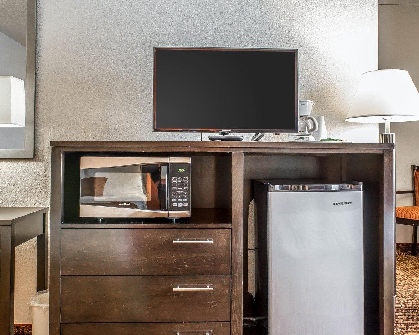 Rodeway Inn & Suites near Okoboji Lake - Image 4