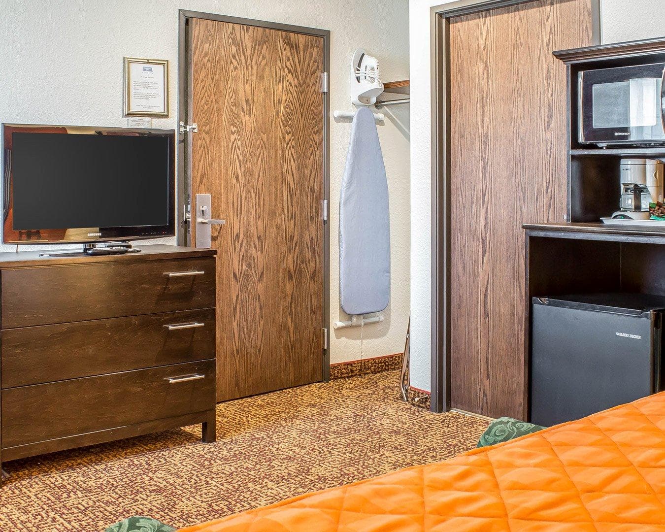 Rodeway Inn & Suites near Okoboji Lake — 6