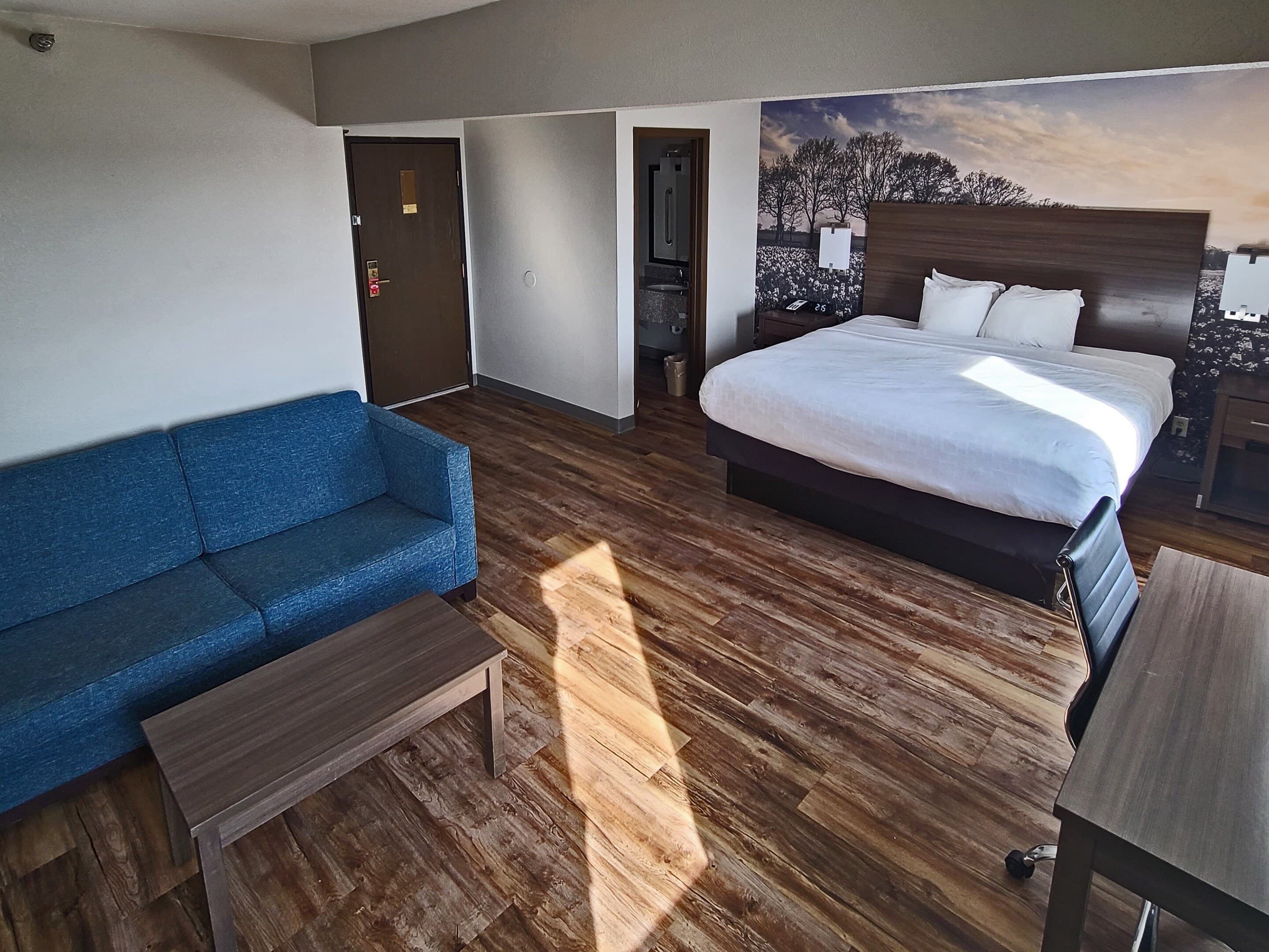Clarion Pointe Bettendorf - Quad Cities — 8