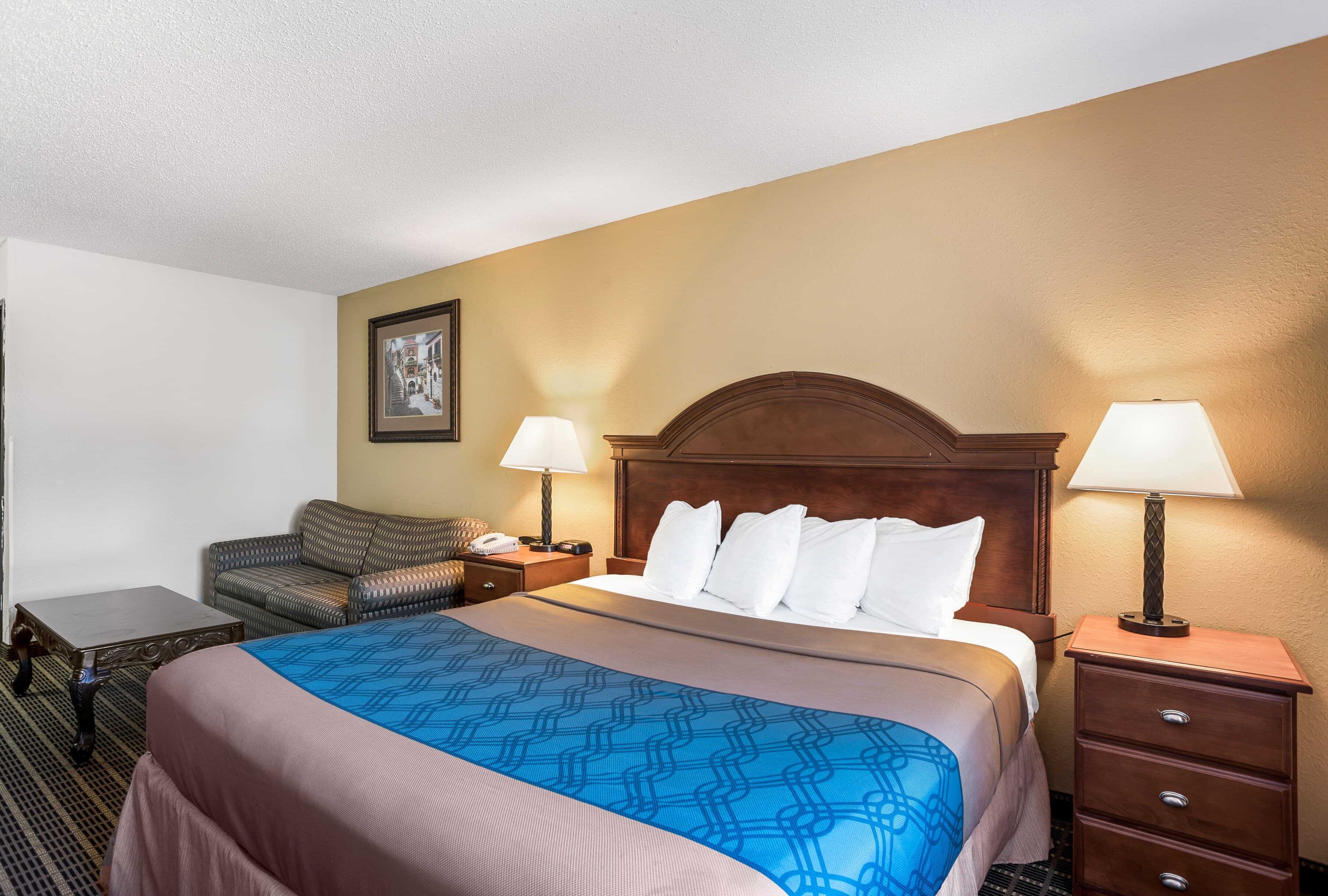 Rodeway Inn Cedar Rapids Westdale — 9