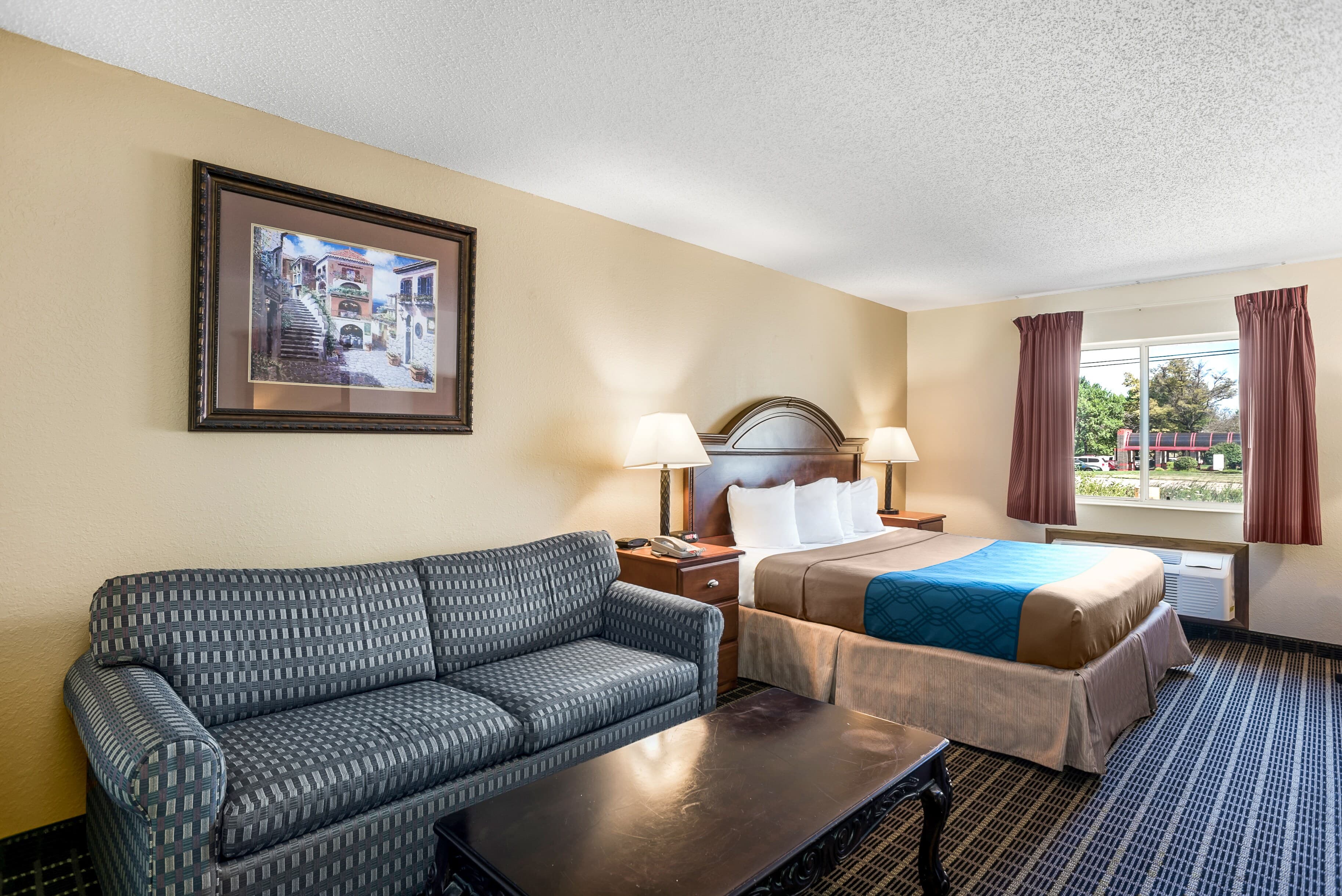 Rodeway Inn Cedar Rapids Westdale — 10