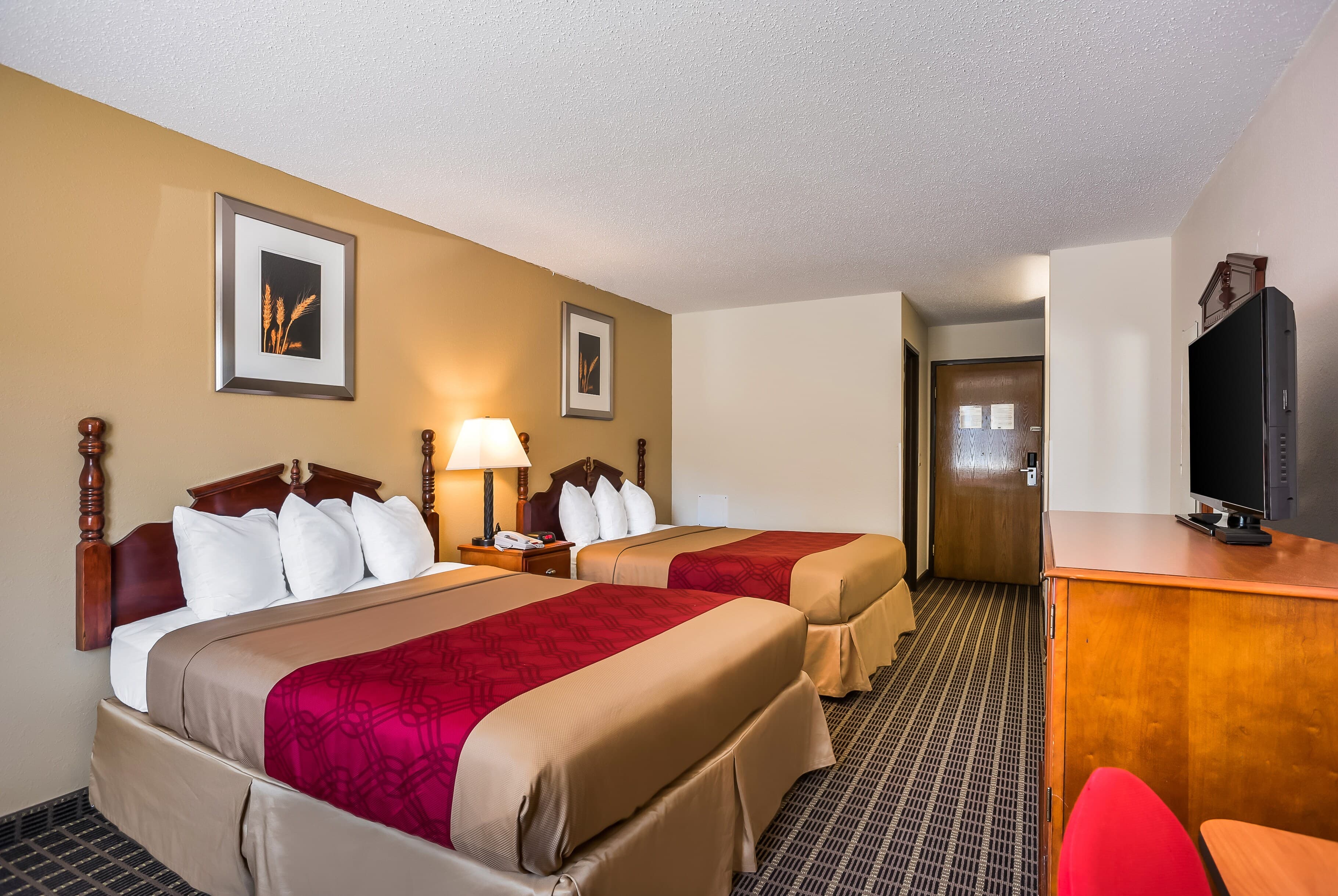 Rodeway Inn Cedar Rapids Westdale - Image 2