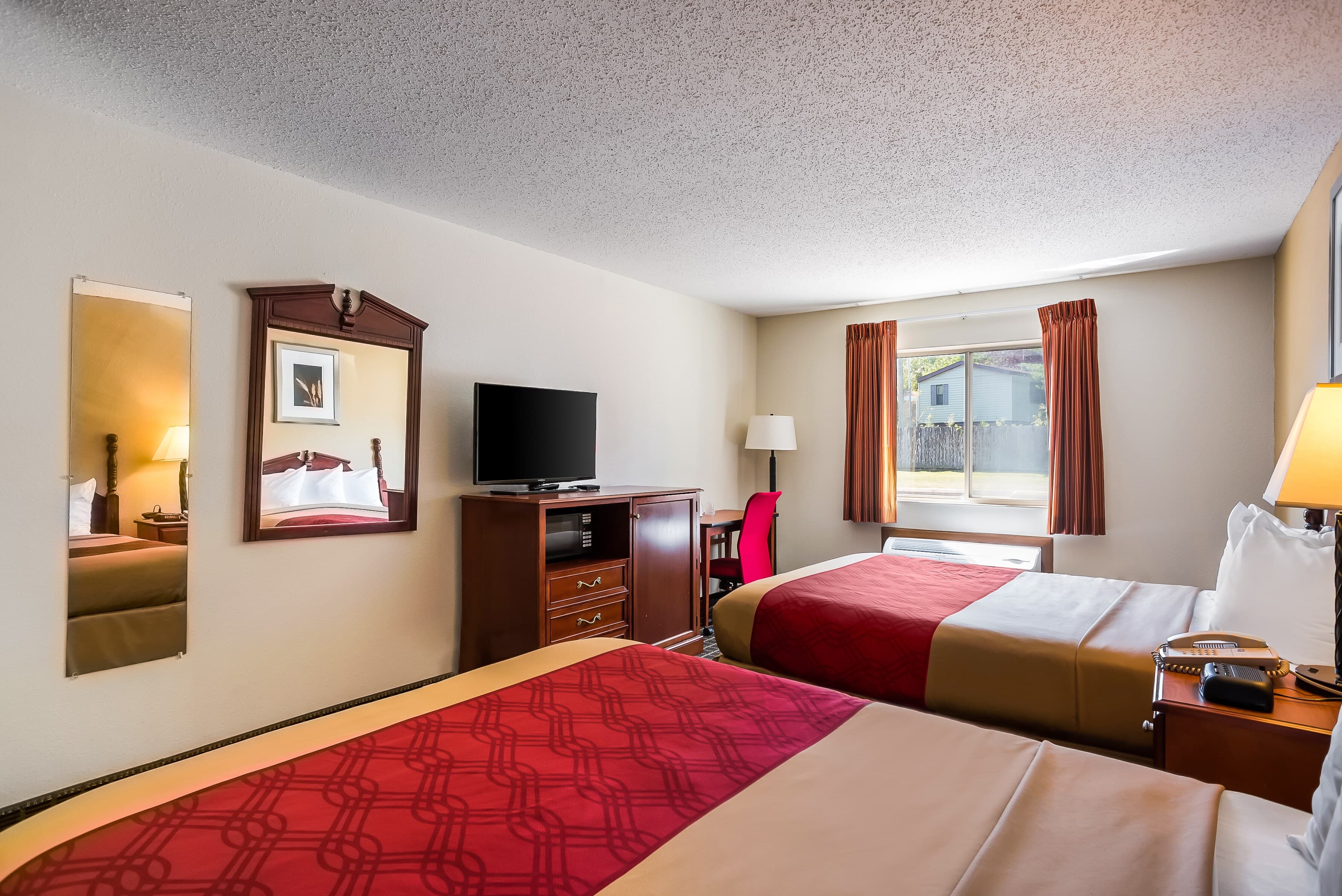 Rodeway Inn Cedar Rapids Westdale - Image 4