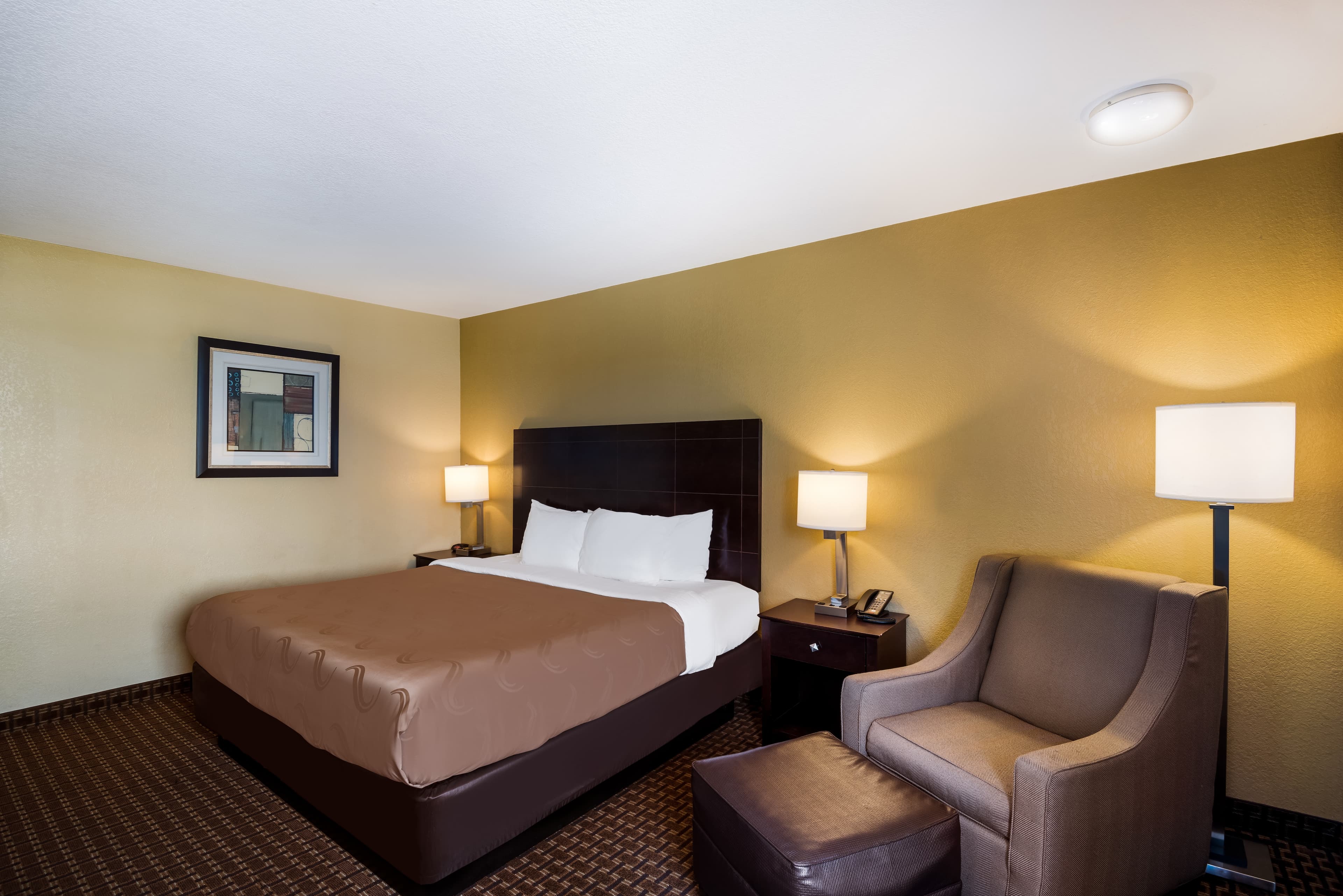 Quality Inn Des Moines North - Image 5